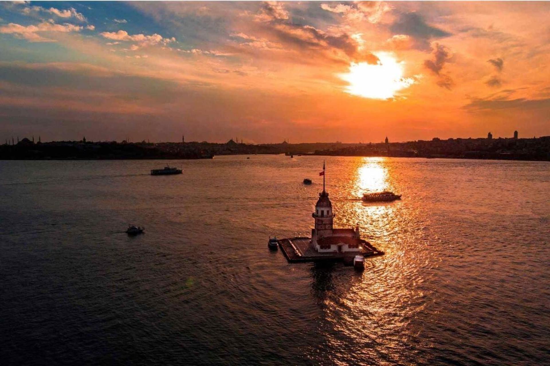 Istanbul Bosphorus Sunset Half-Day Cruise - Thumbnail 13
