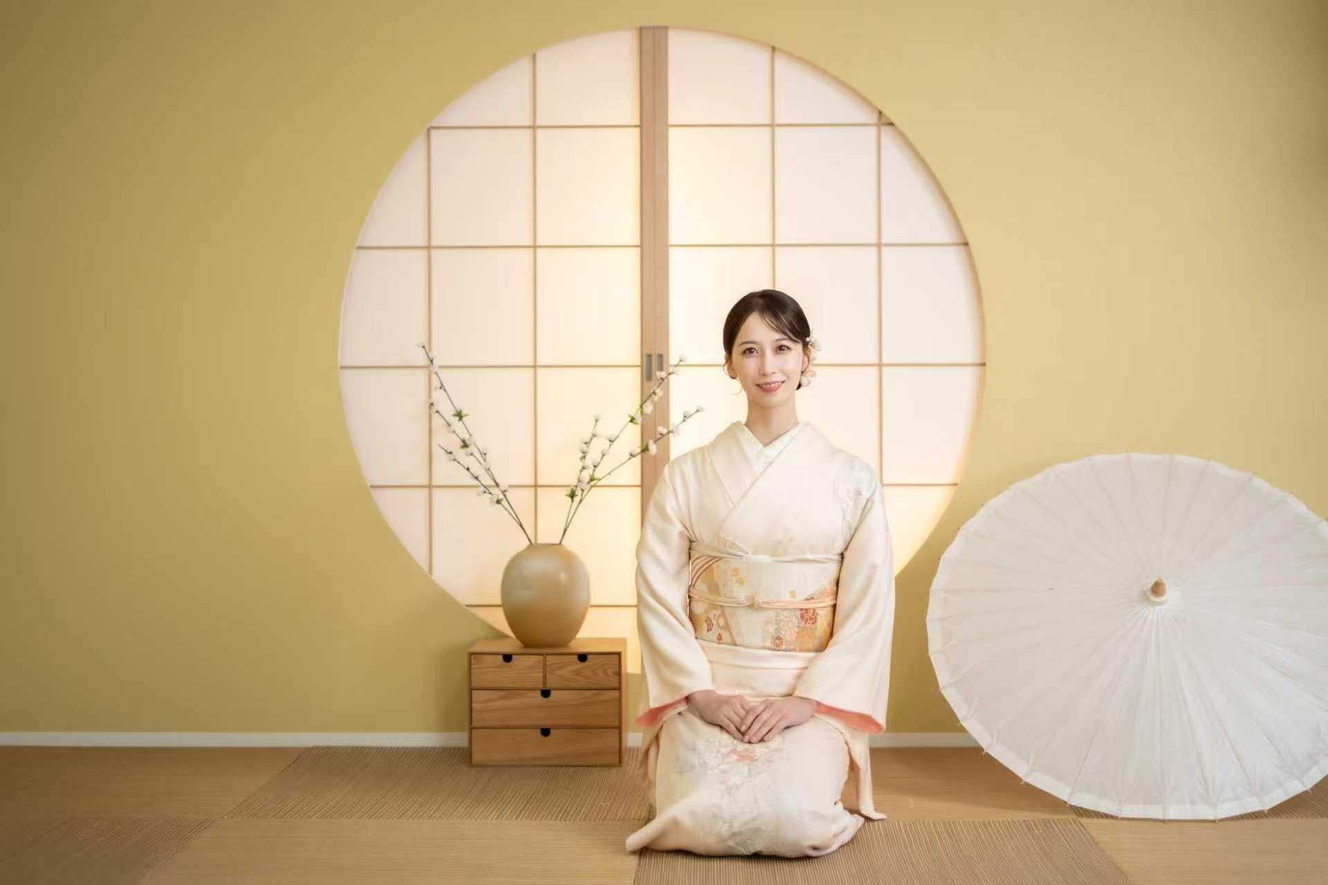 Asakusa Kimono Rental & Photography by KIMONO-U - Thumbnail 4