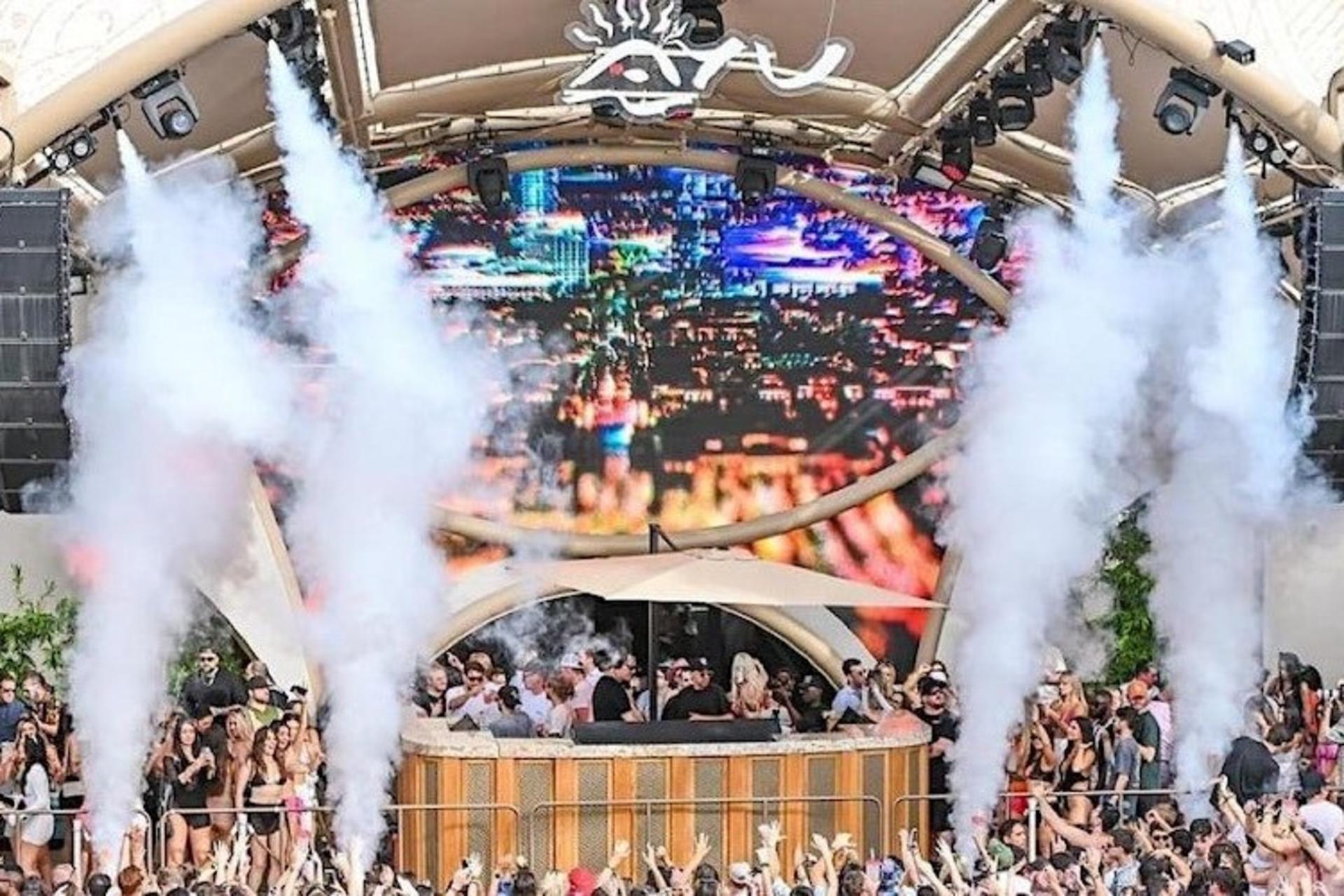 Pool Party Crawl Experience in Las Vegas - Thumbnail 5