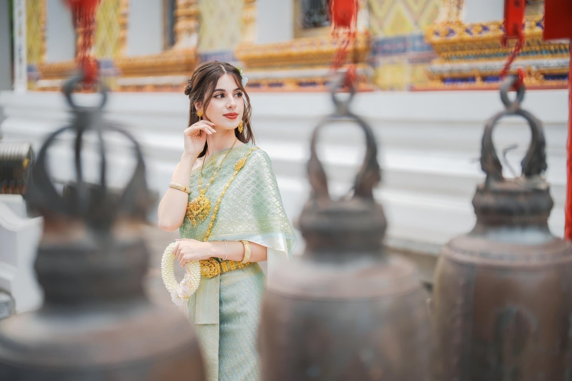 Thai Costume Rental Experience in Bangkok by Thai Glam Studio - Thumbnail 2