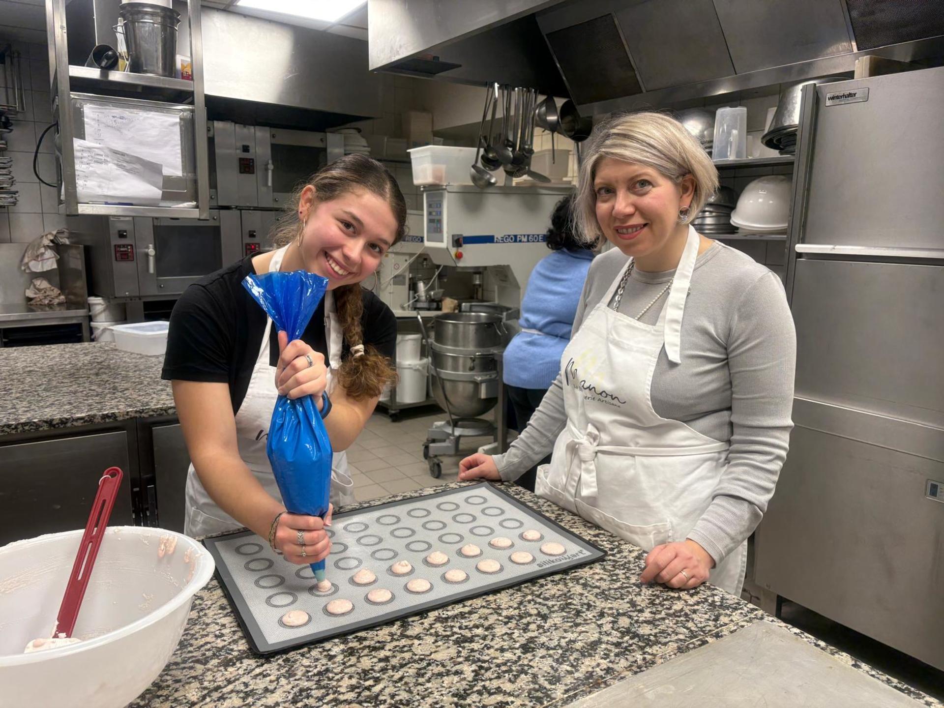 Behind the Scenes Macaron Baking Class in Paris - Thumbnail 14