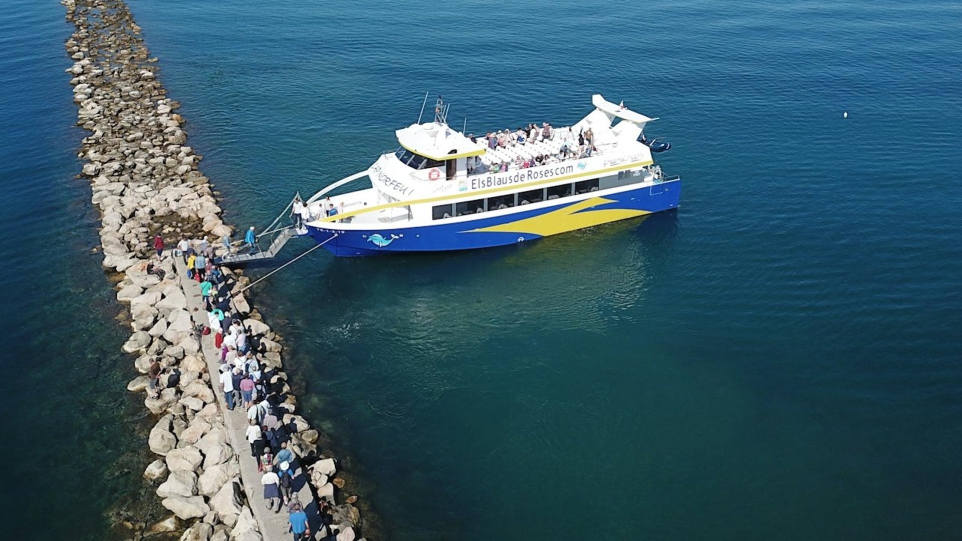 Catamaran cruise experience and free time in town in Costa Brava  - Thumbnail 3