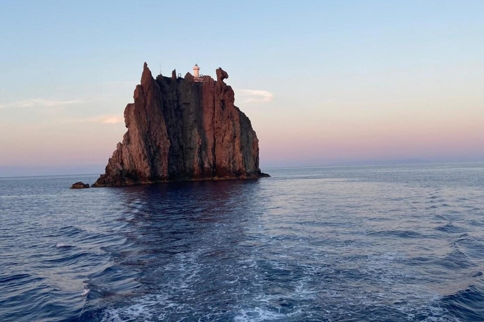 Vulcano, Panarea, and Stromboli one day tour from Lipari - Thumbnail 3