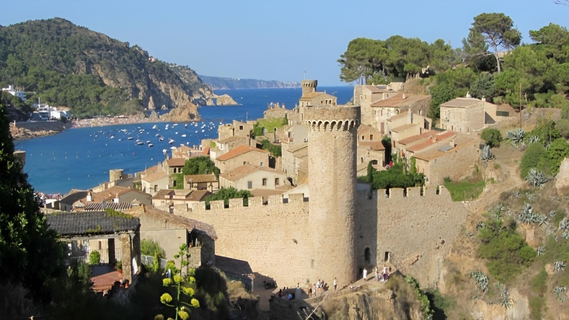 Costa Brava Tours from Barcelona with boat trip - Thumbnail 3
