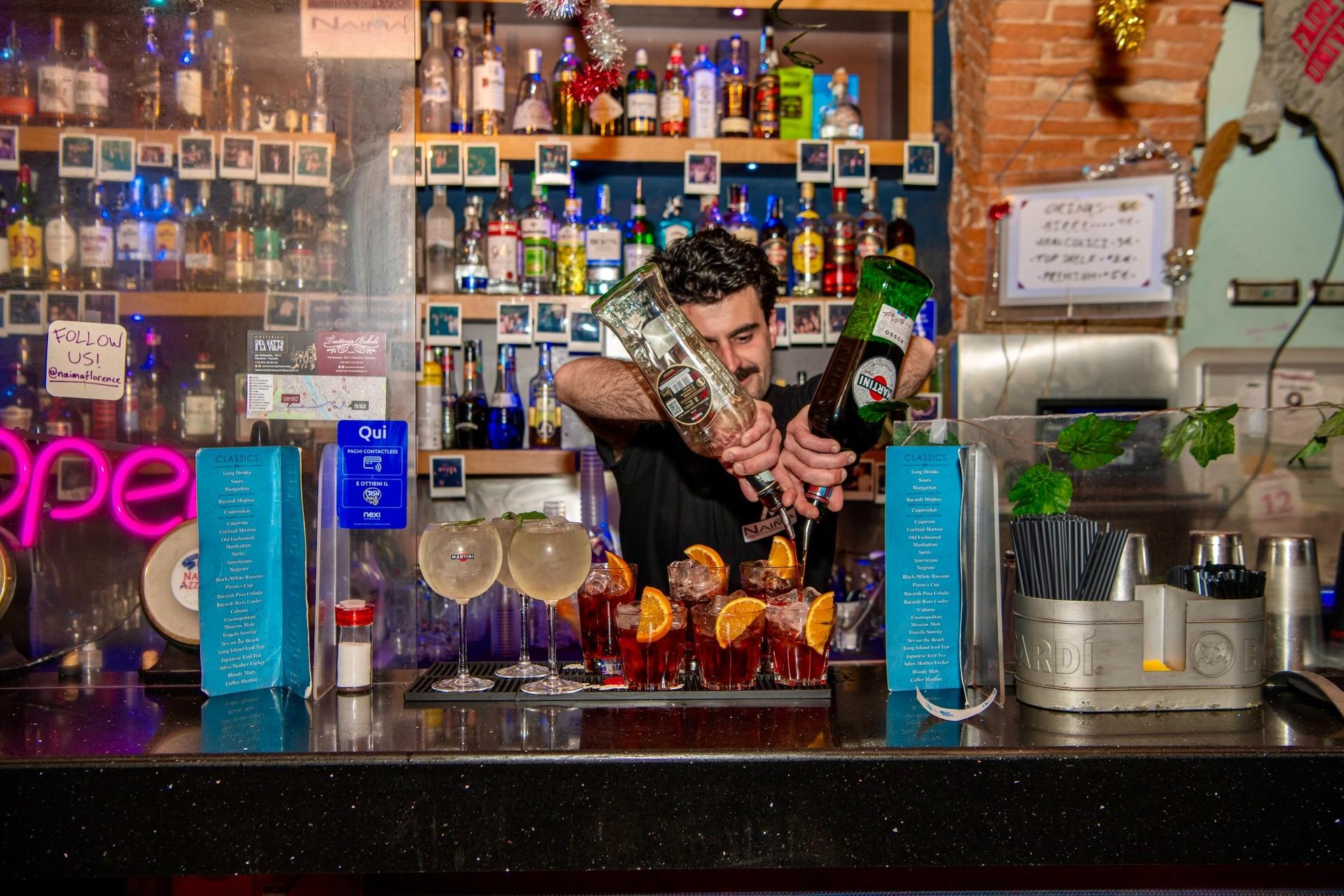 Florence Tipsy Tour: Bar Crawl, Drinks & Dark History - Thumbnail 3