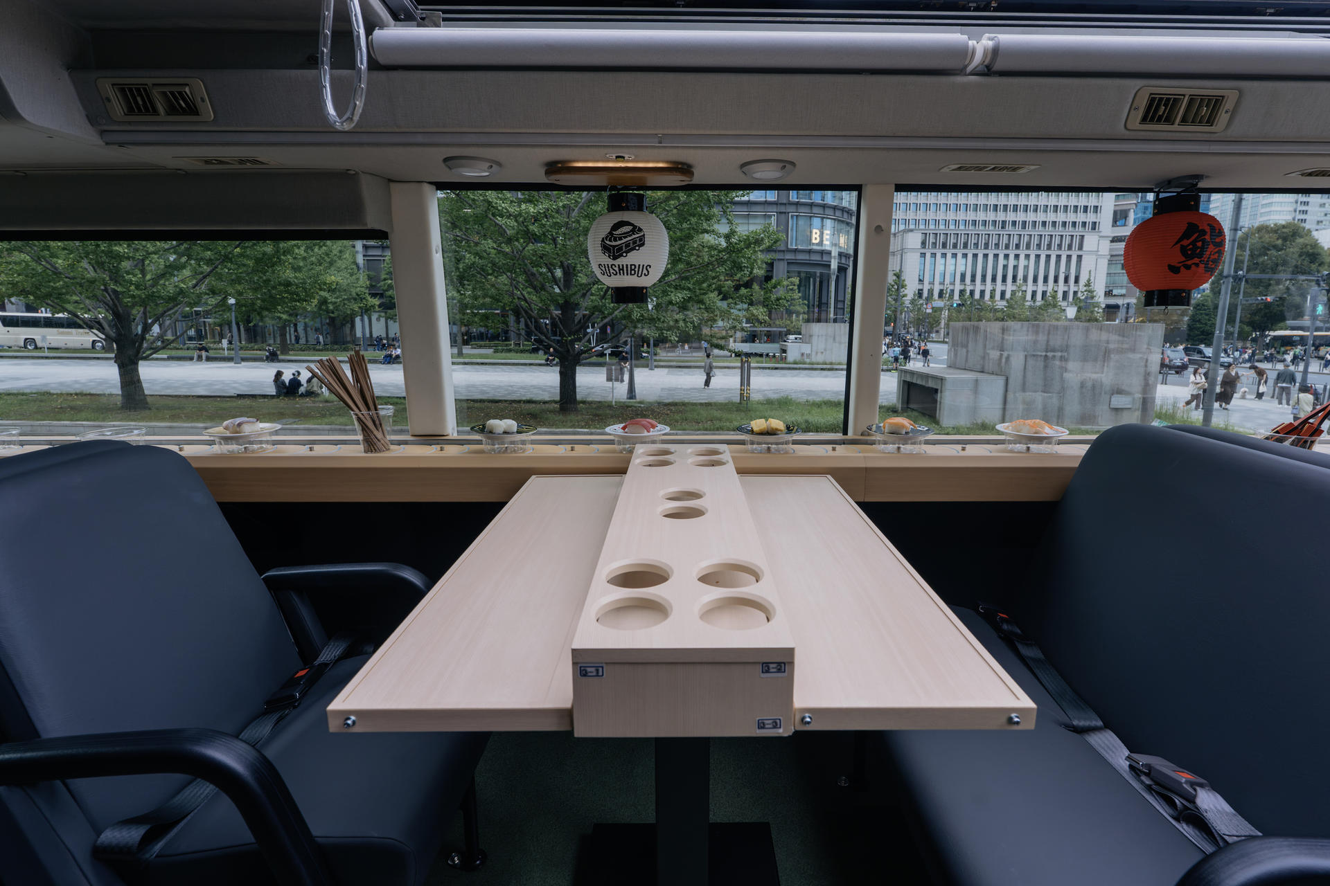Tokyo: SUSHI BUS 1Hour Sightseeing Bus Tour with Conveyor-Belt Sushi - Thumbnail 10