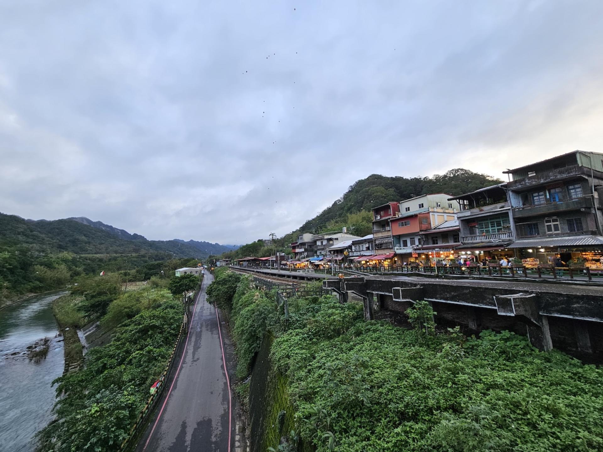 Taipei Small-Group Tour: Yehliu, Jiufen, Pingxi, Sky Lantern - Thumbnail 18
