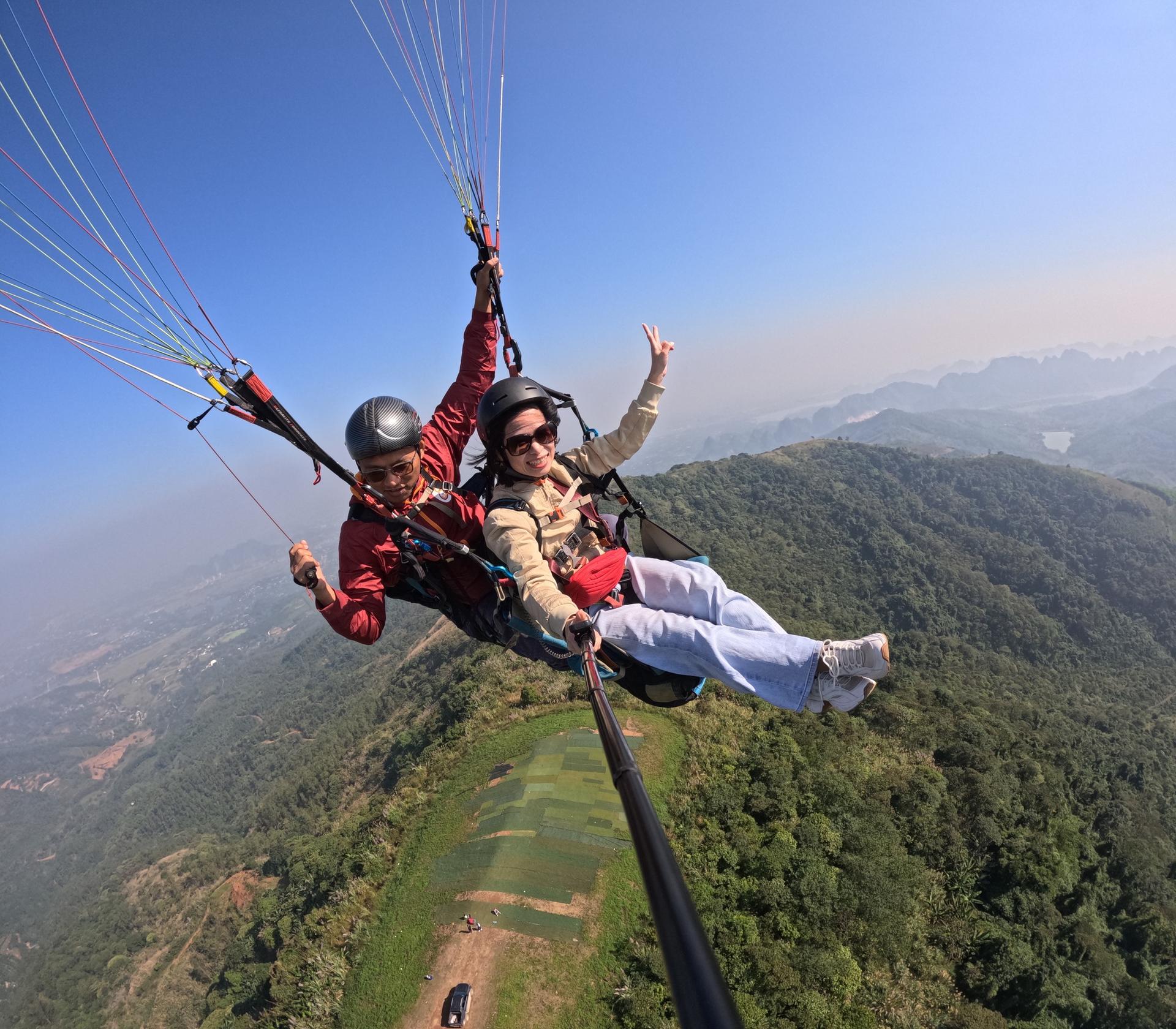 Hanoi Paragliding Tour – With Round-Trip Transfer to the Flying Site - Thumbnail 11