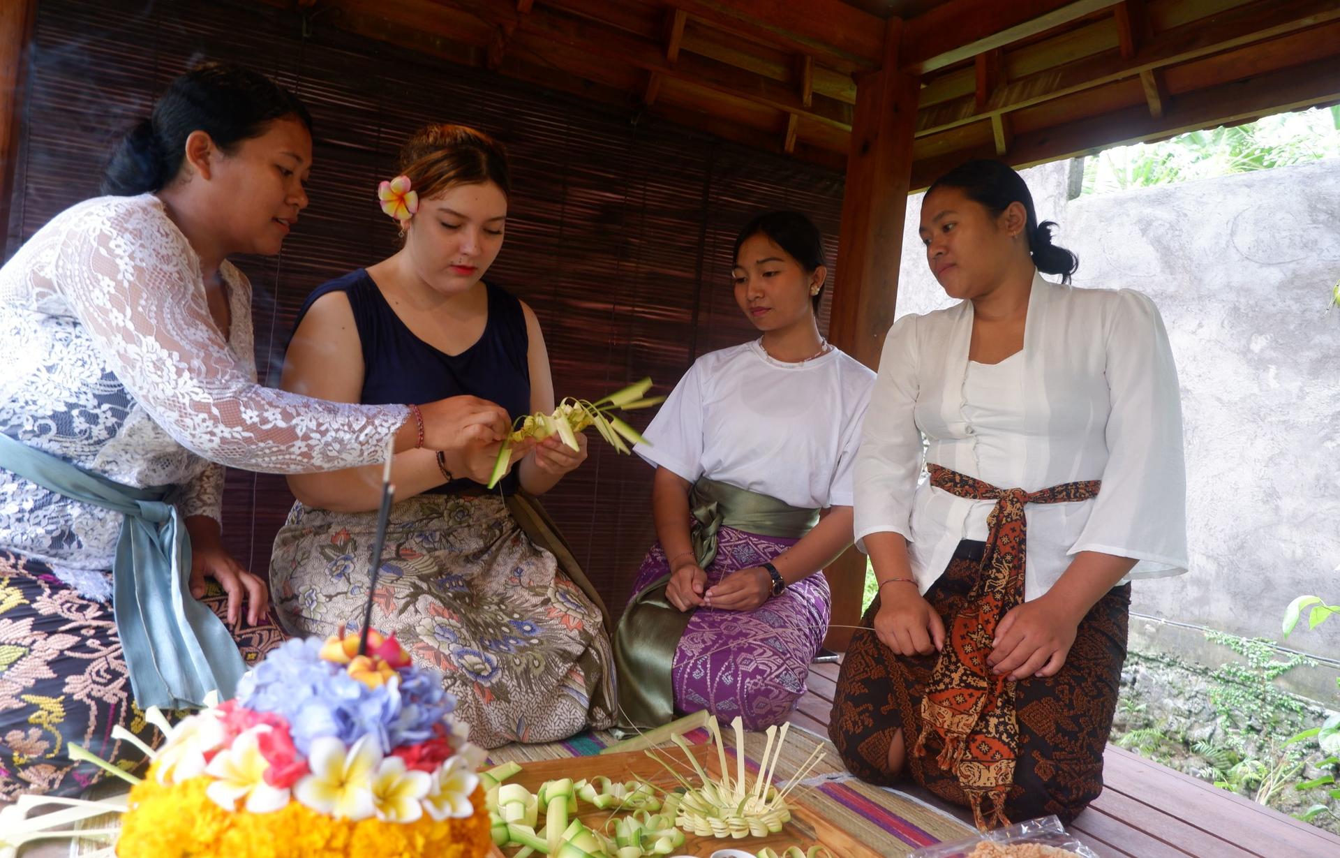 Bali Experience: Offerings, Dance, Rindik Music & Water Blessing - Thumbnail 3