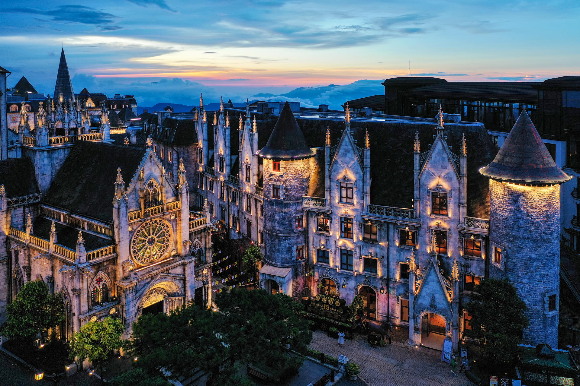 "Ba Na by Night" Ticket in Sun World Ba Na Hills - Thumbnail 15