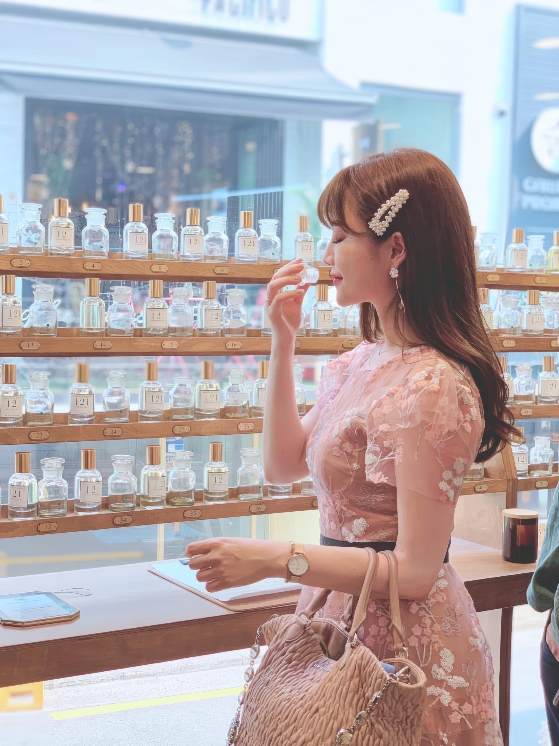 Seoul Hongdae Custom Perfume Experience at 121 LE MAL DU PAYS - Image 1
