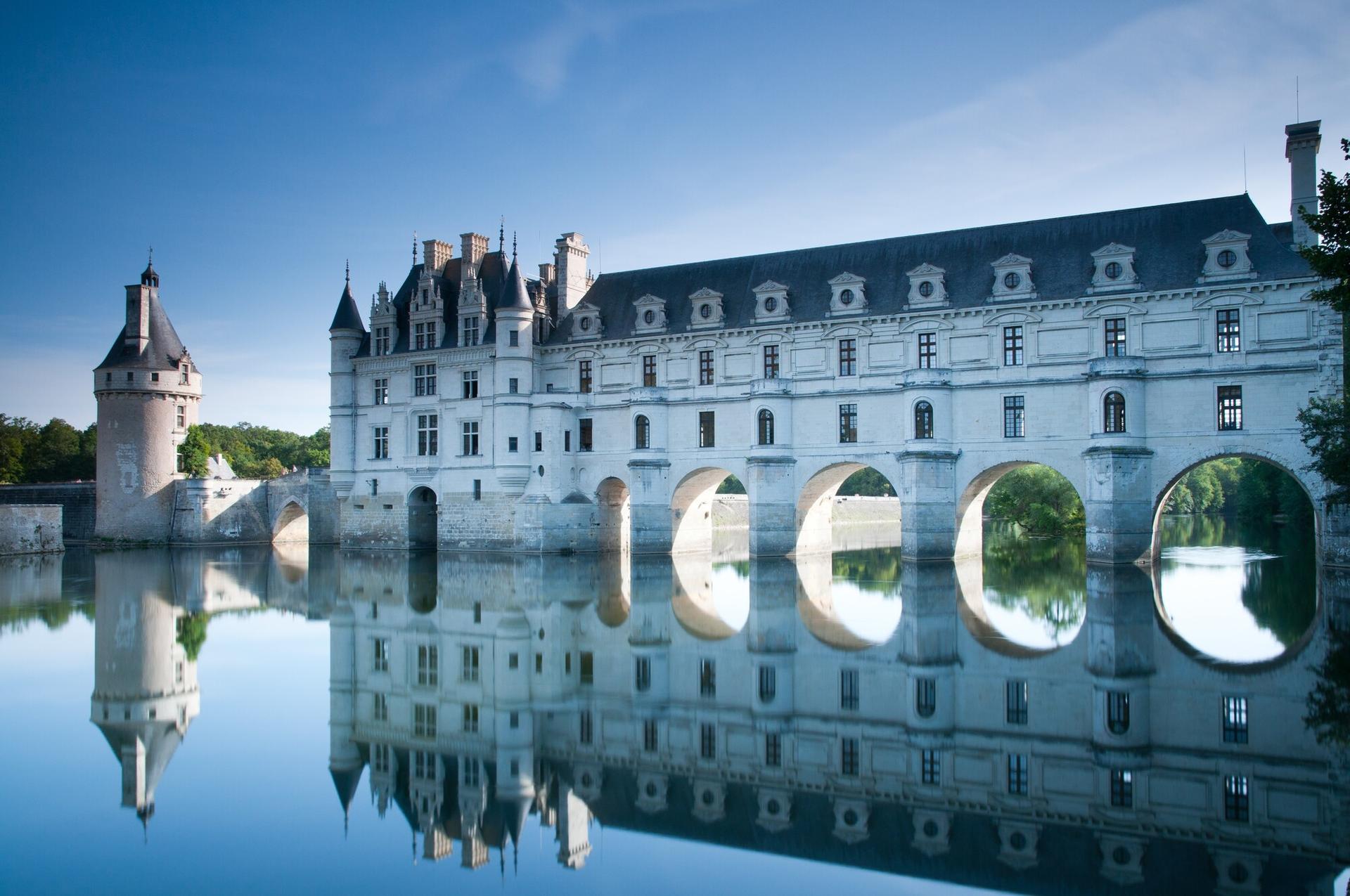 Loire Valley Castles Day Tour from Paris with Wine Tastings - Thumbnail 3