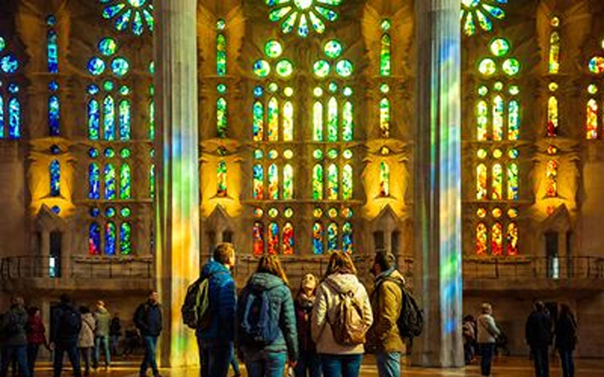 Sagrada Familia English Guided Tours - Image 1