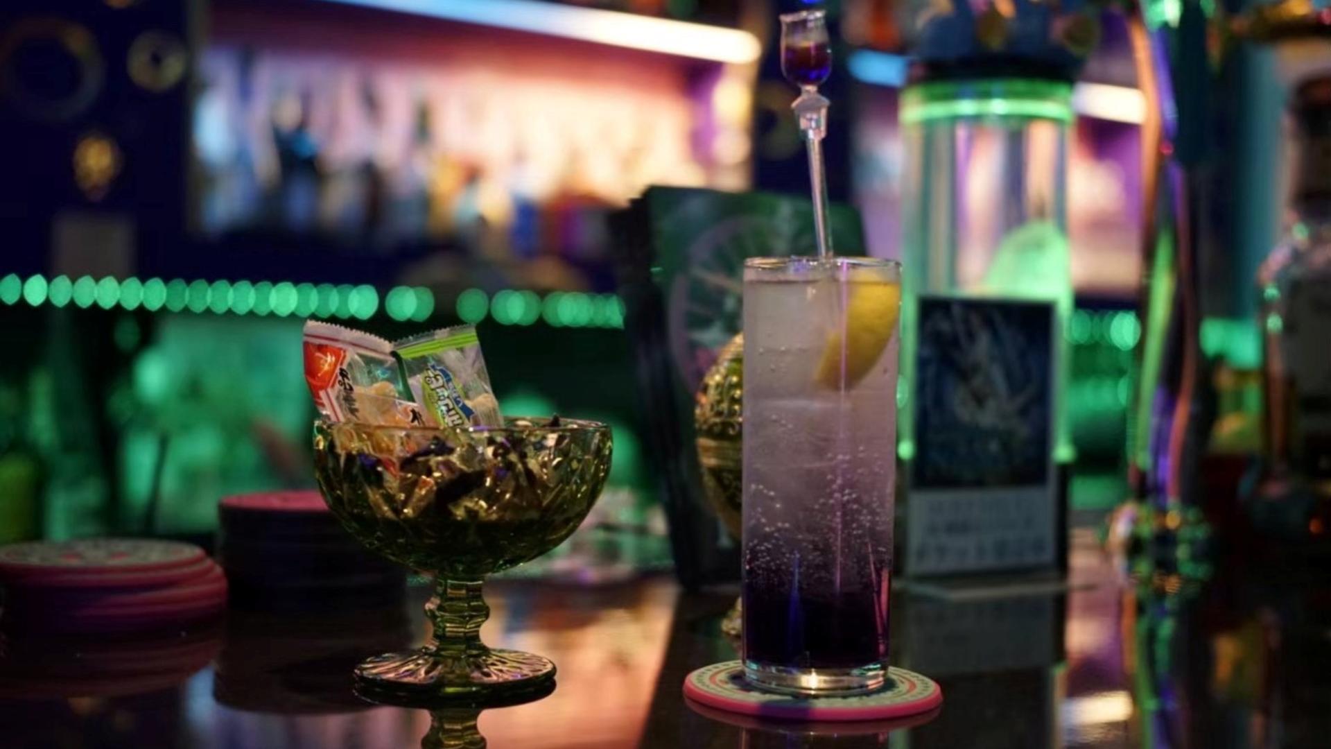 Osaka Shinsaibashi: FARPLANE PARCO BAR Admission Ticket with drink(For Foreign) - Thumbnail 4