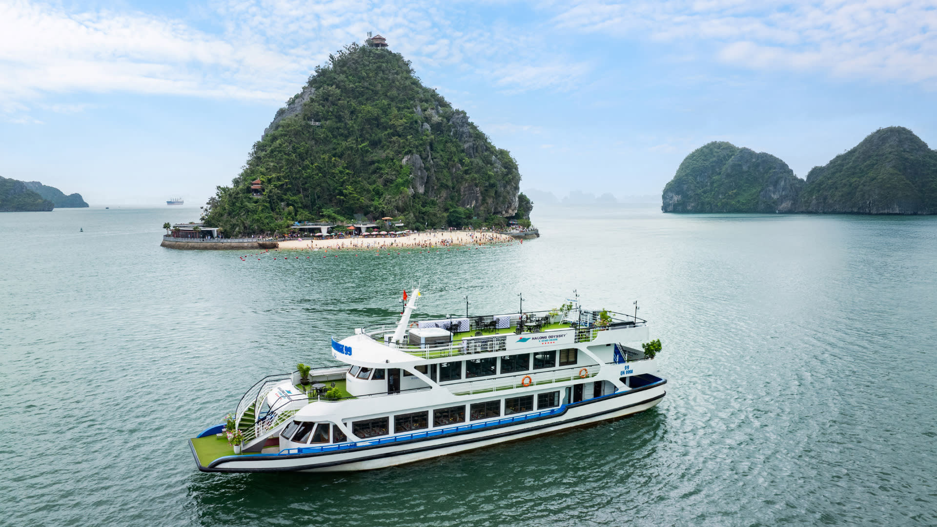 Odyssey Day Cruise: Ha Long Bay, Sung Sot Cave, Ti Top Island - Thumbnail 22