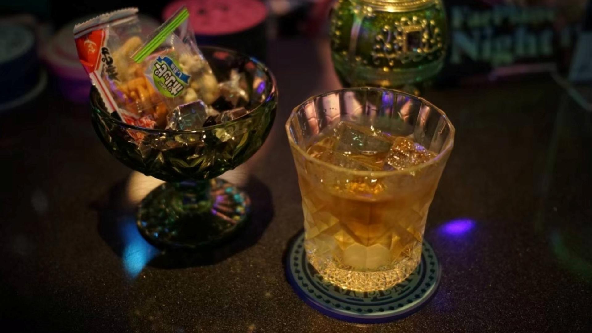 Osaka Shinsaibashi: FARPLANE PARCO BAR Admission Ticket with drink(For Foreign) - Thumbnail 10