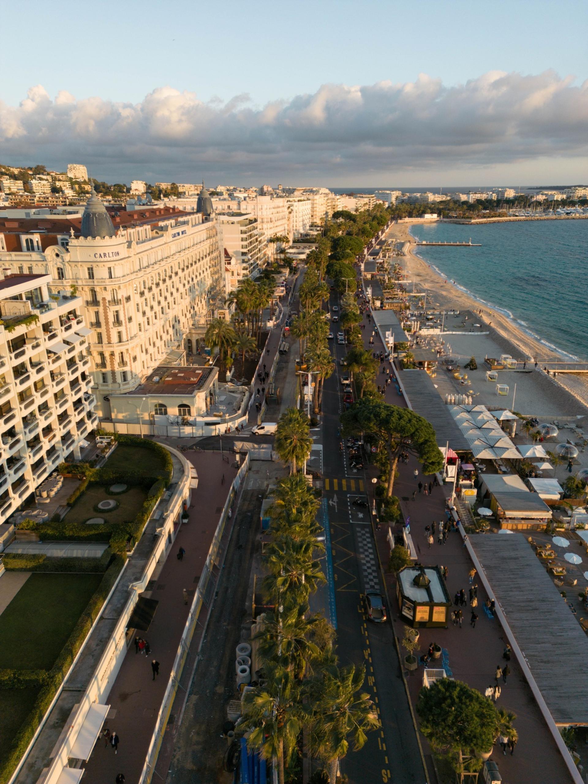 Cannes by Night Private Tour: Glamour After Sunset - Thumbnail 4
