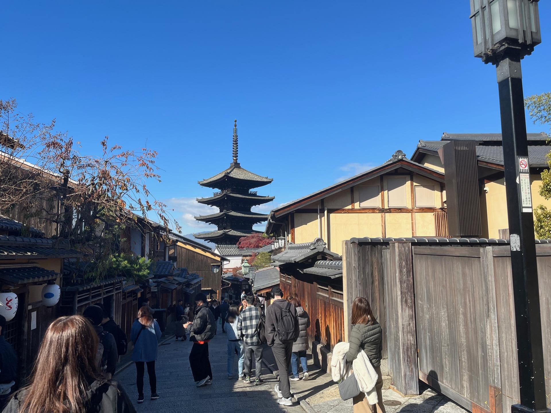 Kyoto Gion 3-Hour Private Old Town Walking Tour - Thumbnail 4