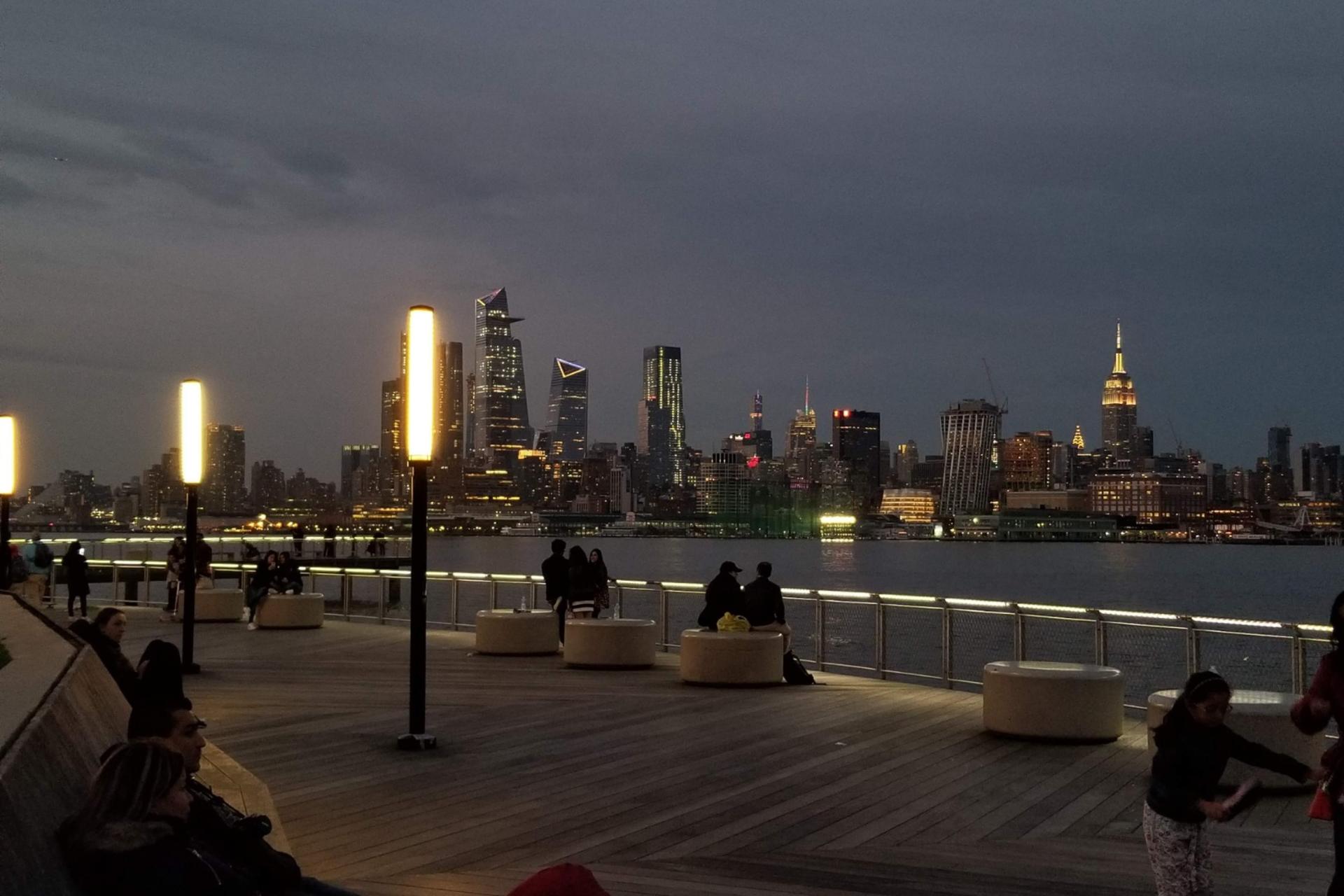 Skyline Night Tour in New York City - Thumbnail 3