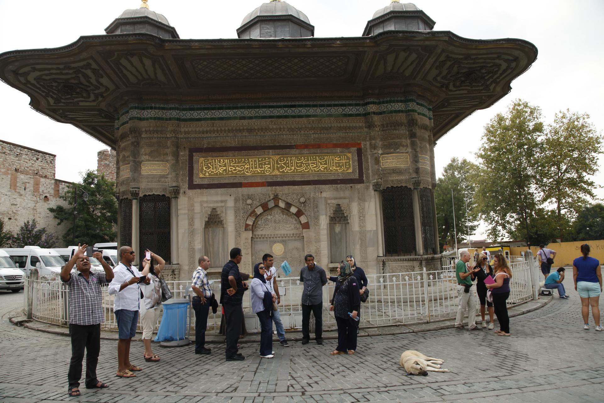 Hagia Sophia, Bosphorus Cruise, Blue Mosque, Balat, Pierre Loti Hill - Thumbnail 7
