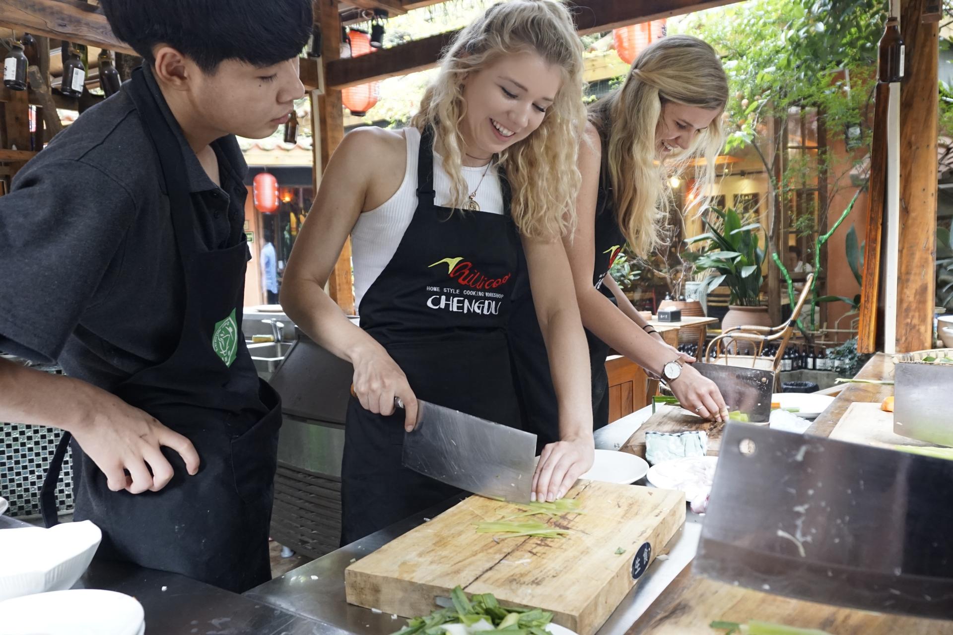 Chengdu Spice Market & Sichuan Cuisine Cooking Experience - Thumbnail 13
