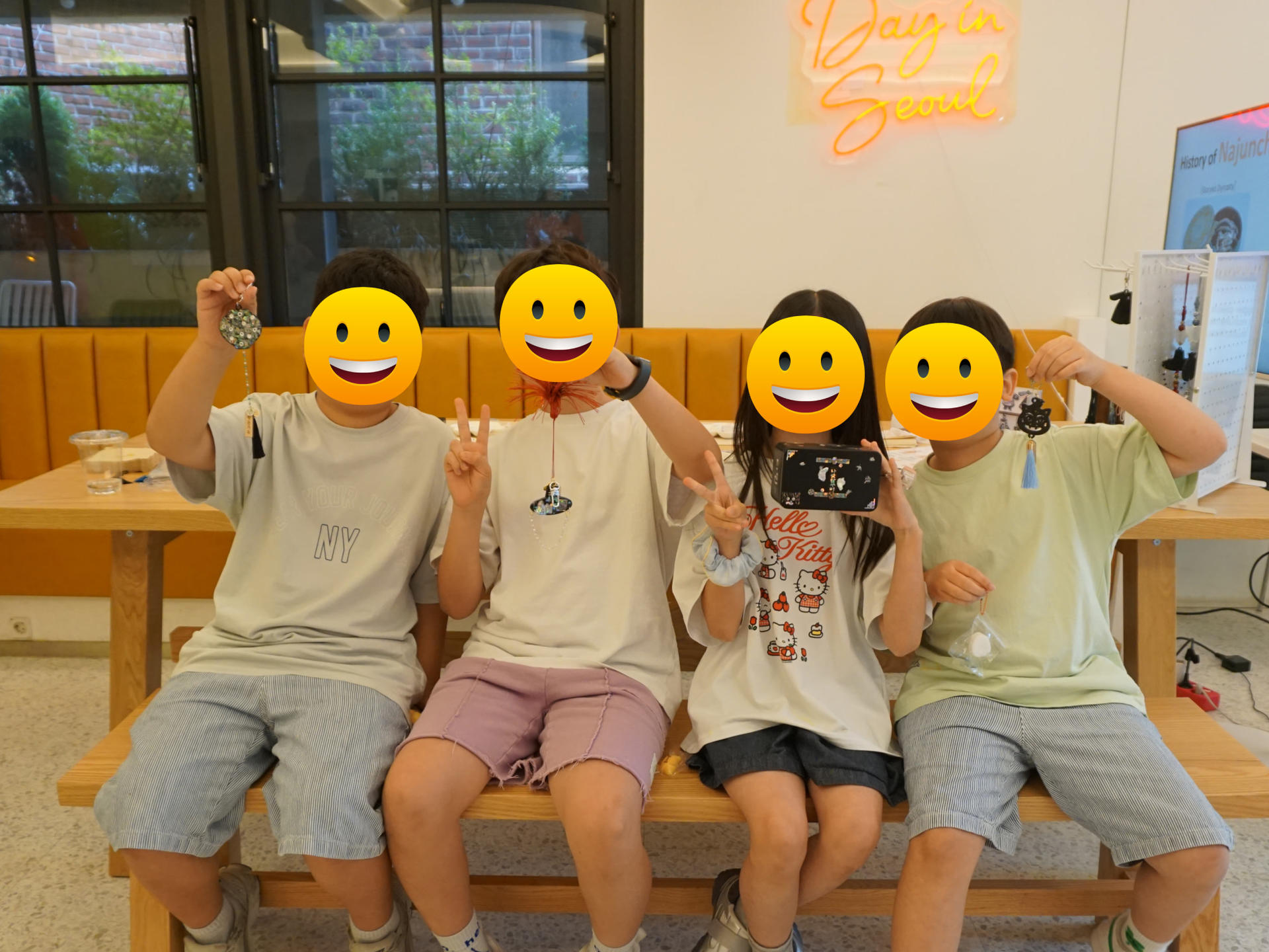 Kids Cultural Craft Workshop in Seoul: Mother-of-Pearl & Stamps - Image 1