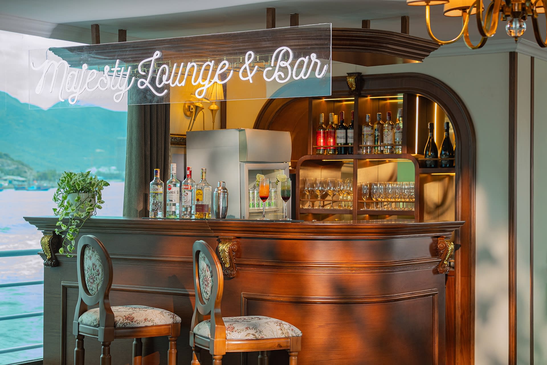 Sunset Cocktail and Dinner Luxury Emperor Cruise in Nha Trang - Thumbnail 13