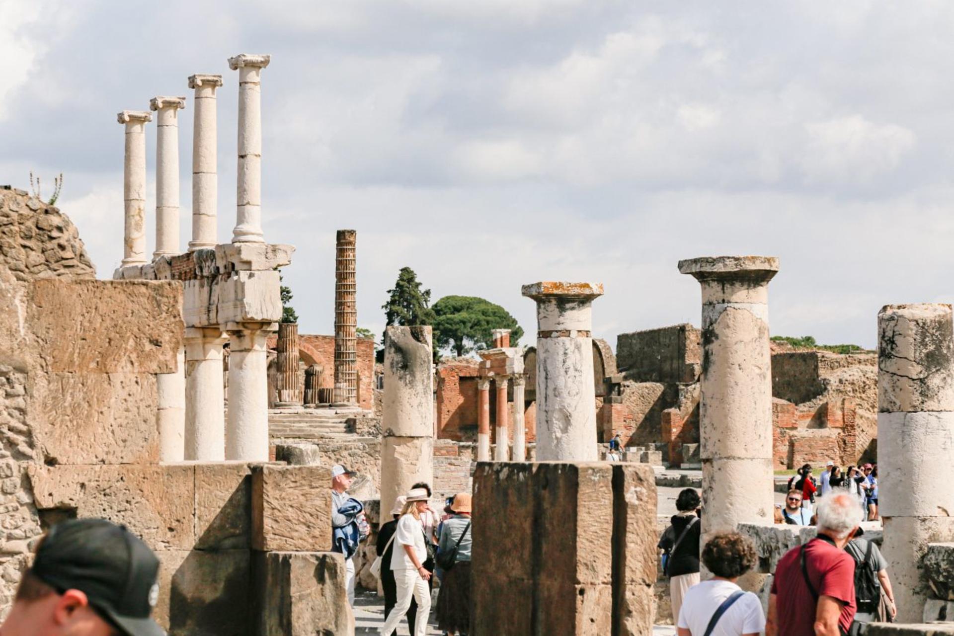 Pompeii Skip-the-line Guided Tour from Sorrento - Thumbnail 4