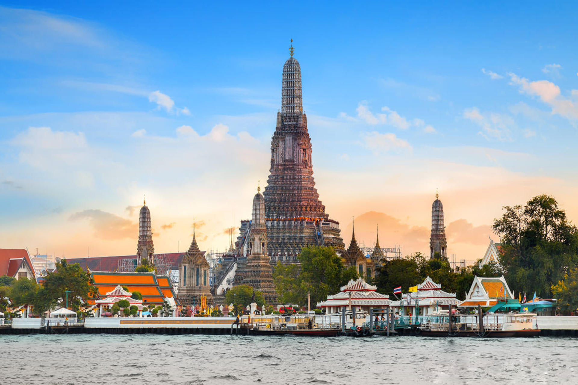 Grand Palace, Pak Klong Talad, Wat Arun, Sunset Rooftop Private Tour - Thumbnail 13