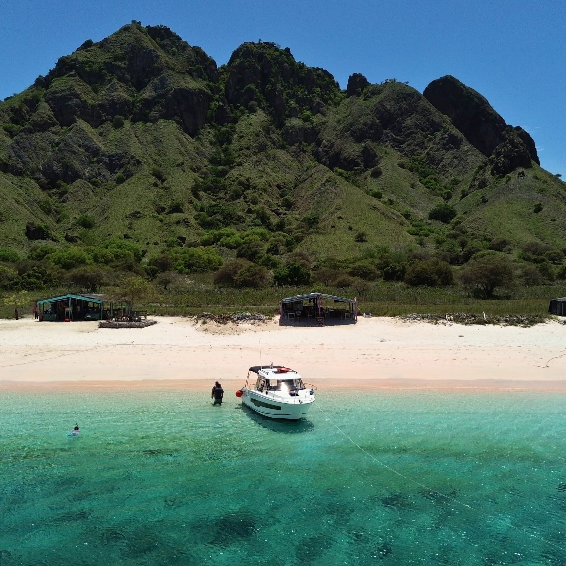 Private Komodo Yacht Tour from Labuan Bajo by Salaya Yacht - Thumbnail 8