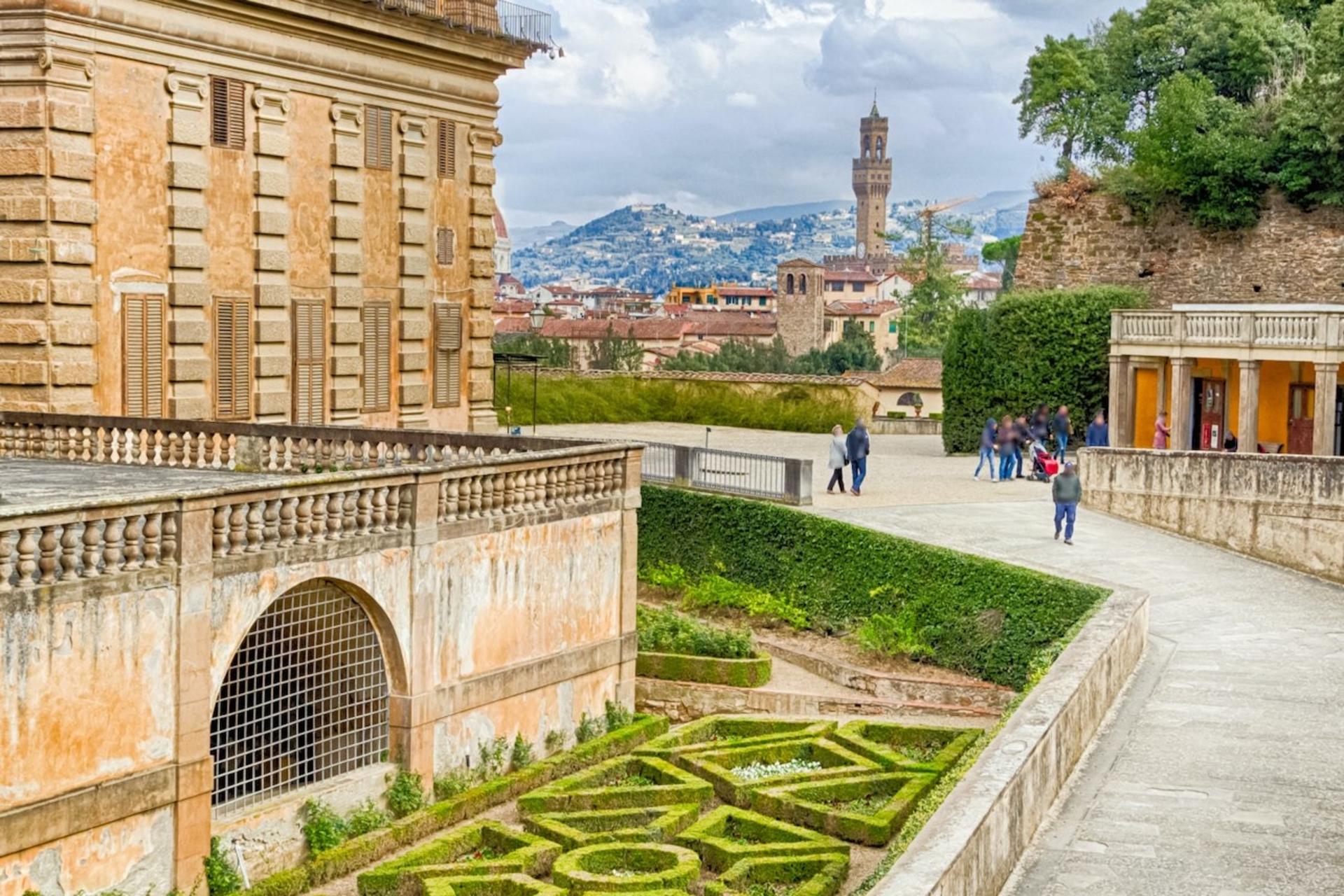 Pitti Palace, Boboli Gardens and Uffizi Gallery Ticket in Florence - Thumbnail 4