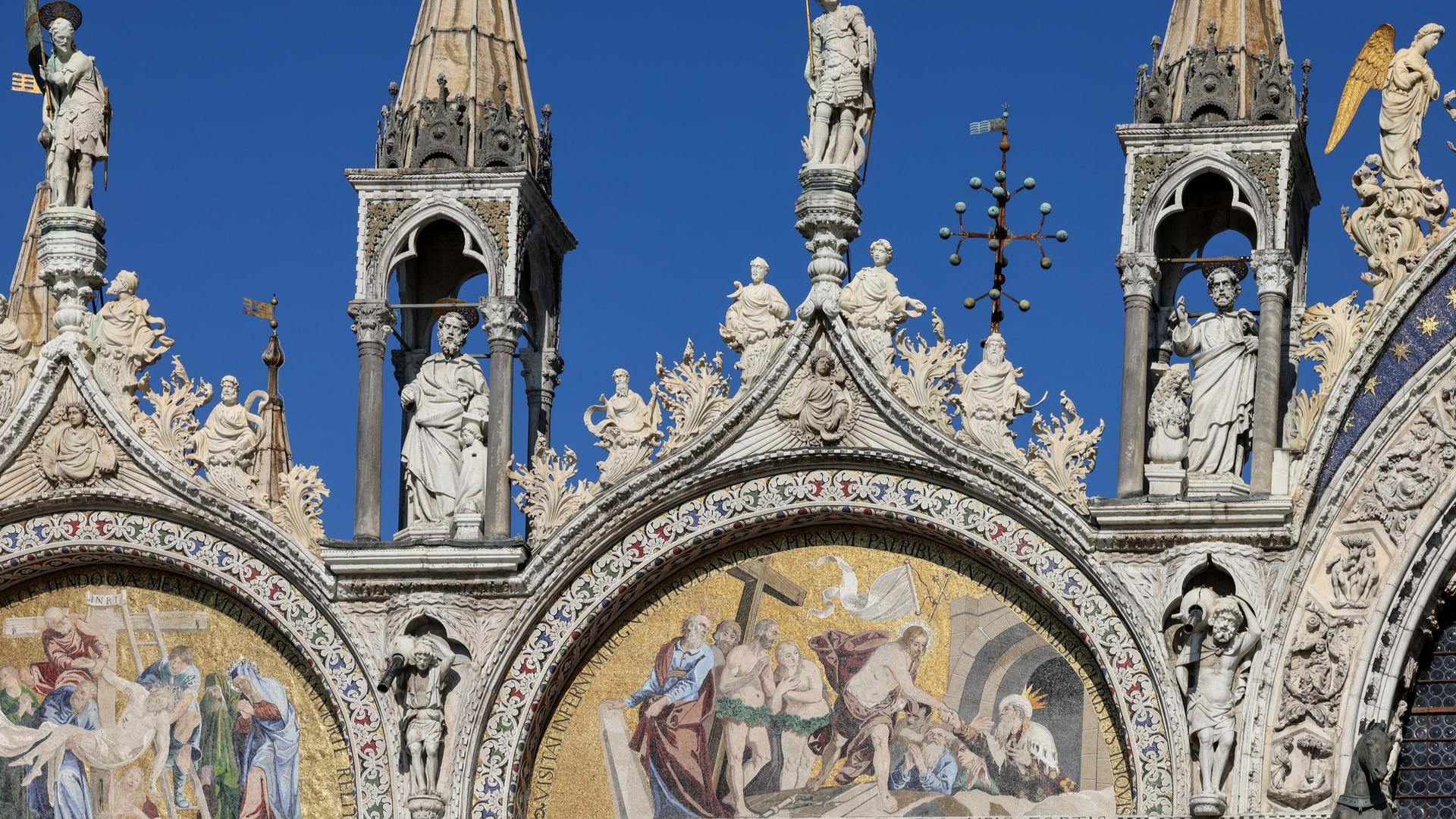 Venice combo: St. Mark's Basilica Ticket and Gondola Ride - Thumbnail 2