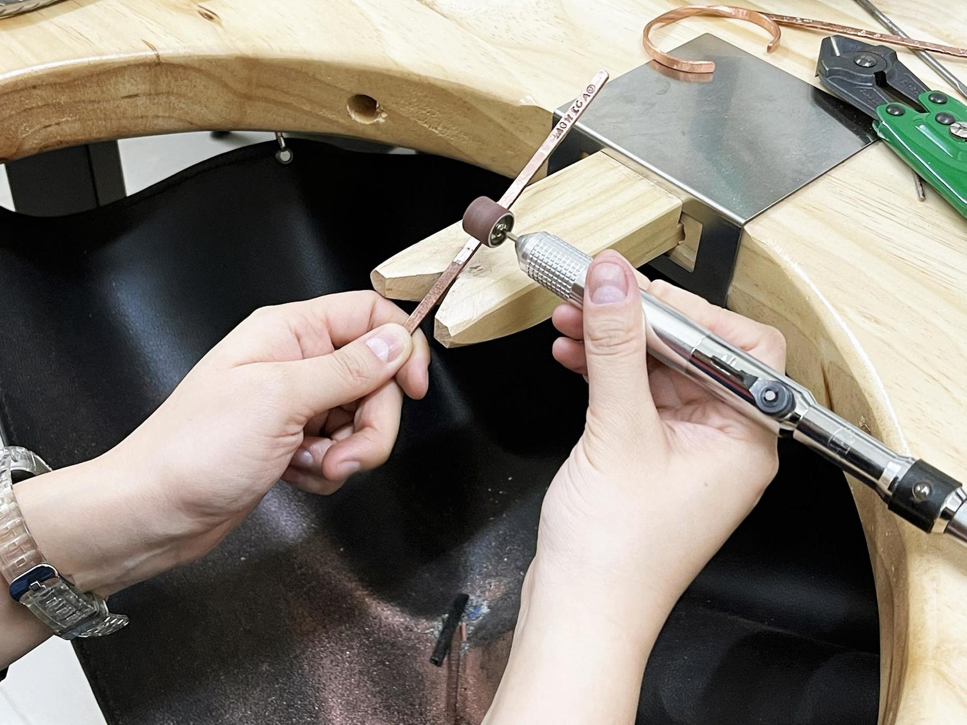 Dirty Hand Studio - Bangle Workshop | "Leave your message" Copper Bangle, Sterling Silver Bangle Workshop | Kwai Chung  - Thumbnail 4