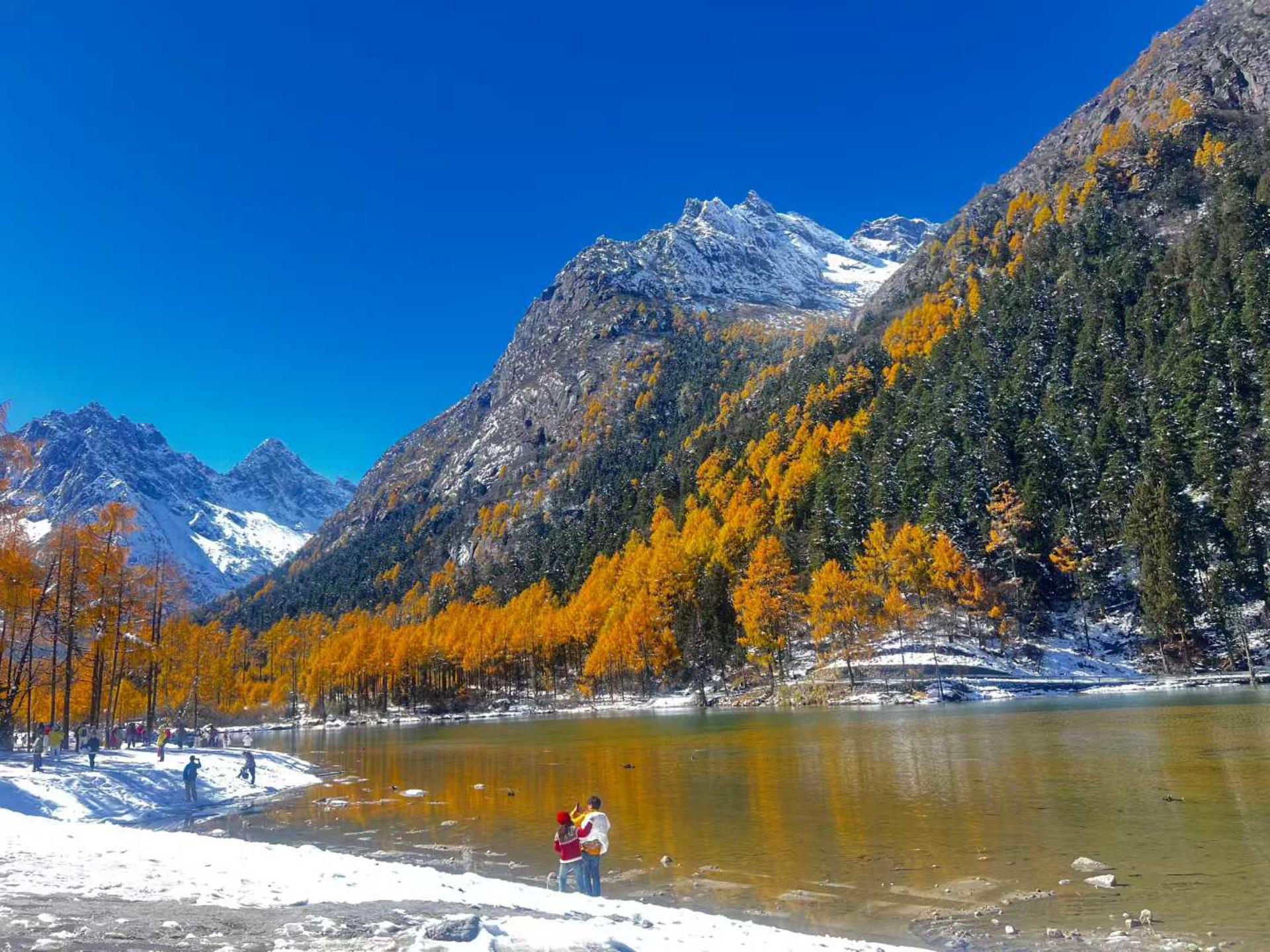 Chengdu to Four Girls Mountain/Bipenggou one-way private transfer - Thumbnail 11
