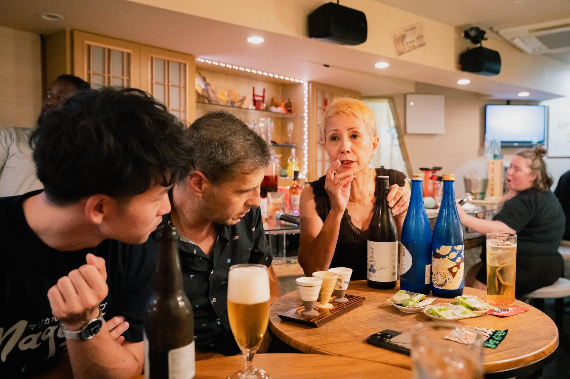 Kyoto Night Pub Crawl: Pontocho & Gion Hidden Alley Bars Tour - Thumbnail 6