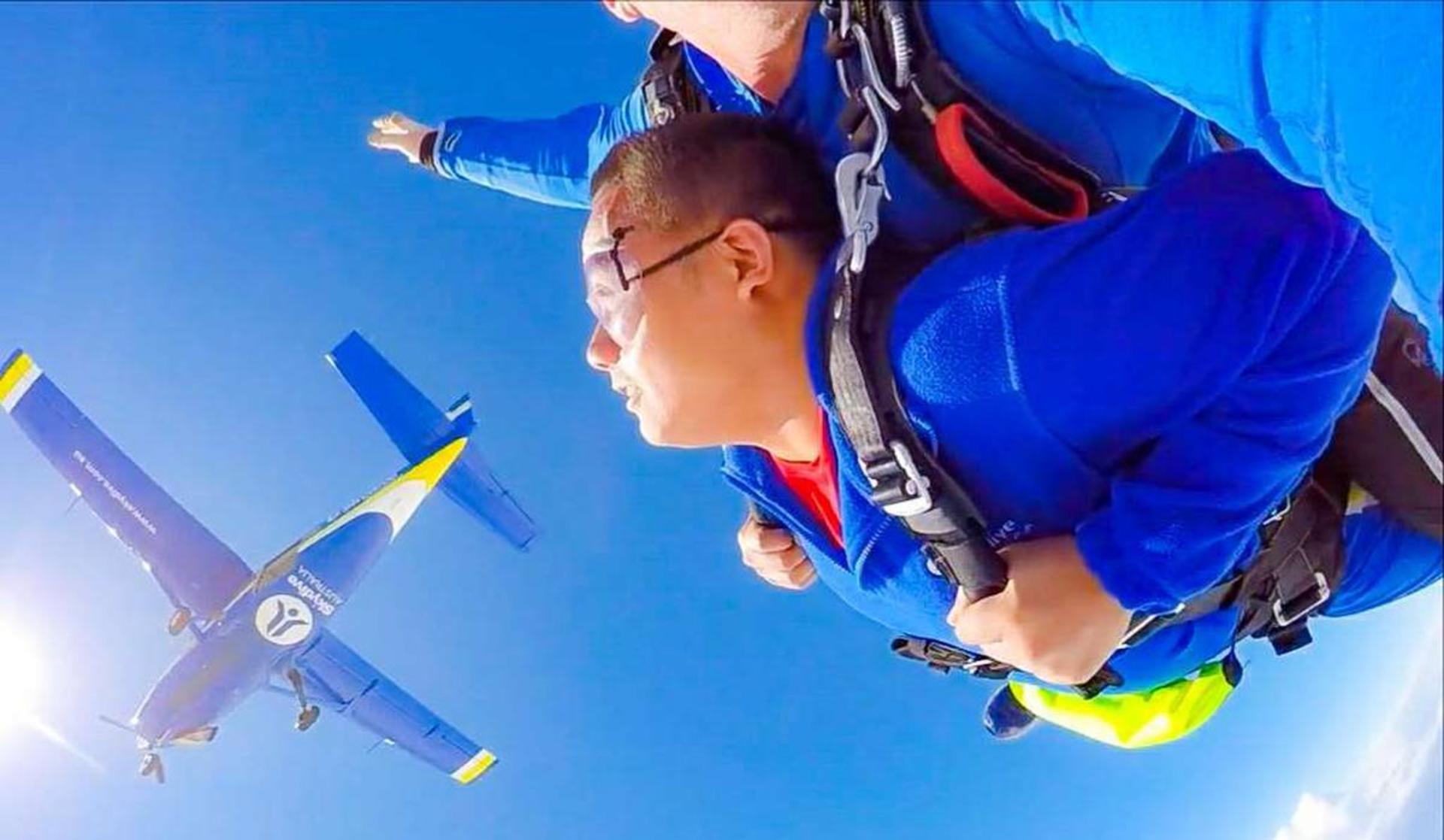 Newcastle Tandem Skydive Experience - Thumbnail 4