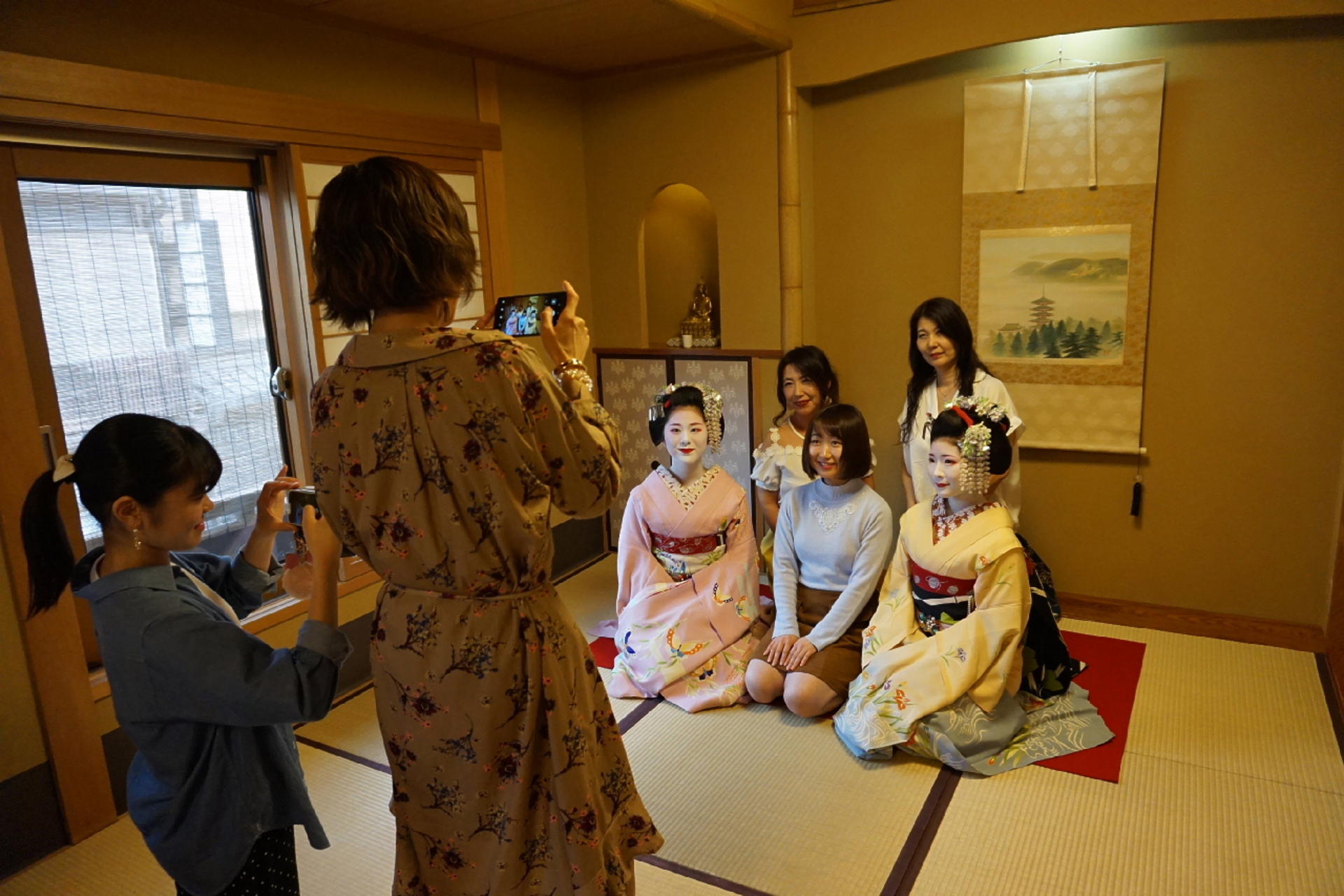 【Kyoto Concierge】 A Banquet of Dance, Entertainment, and Fine Cuisin - Thumbnail 2