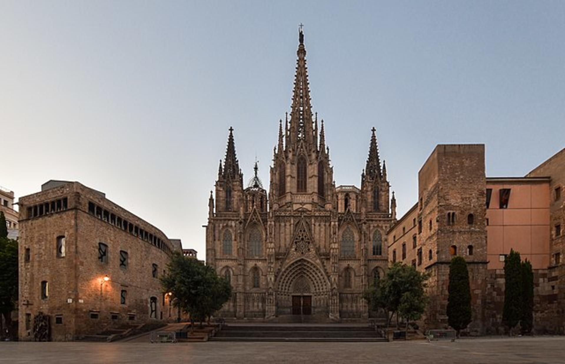 Barcelona: Old Town Walking Guided Tour - Thumbnail 4