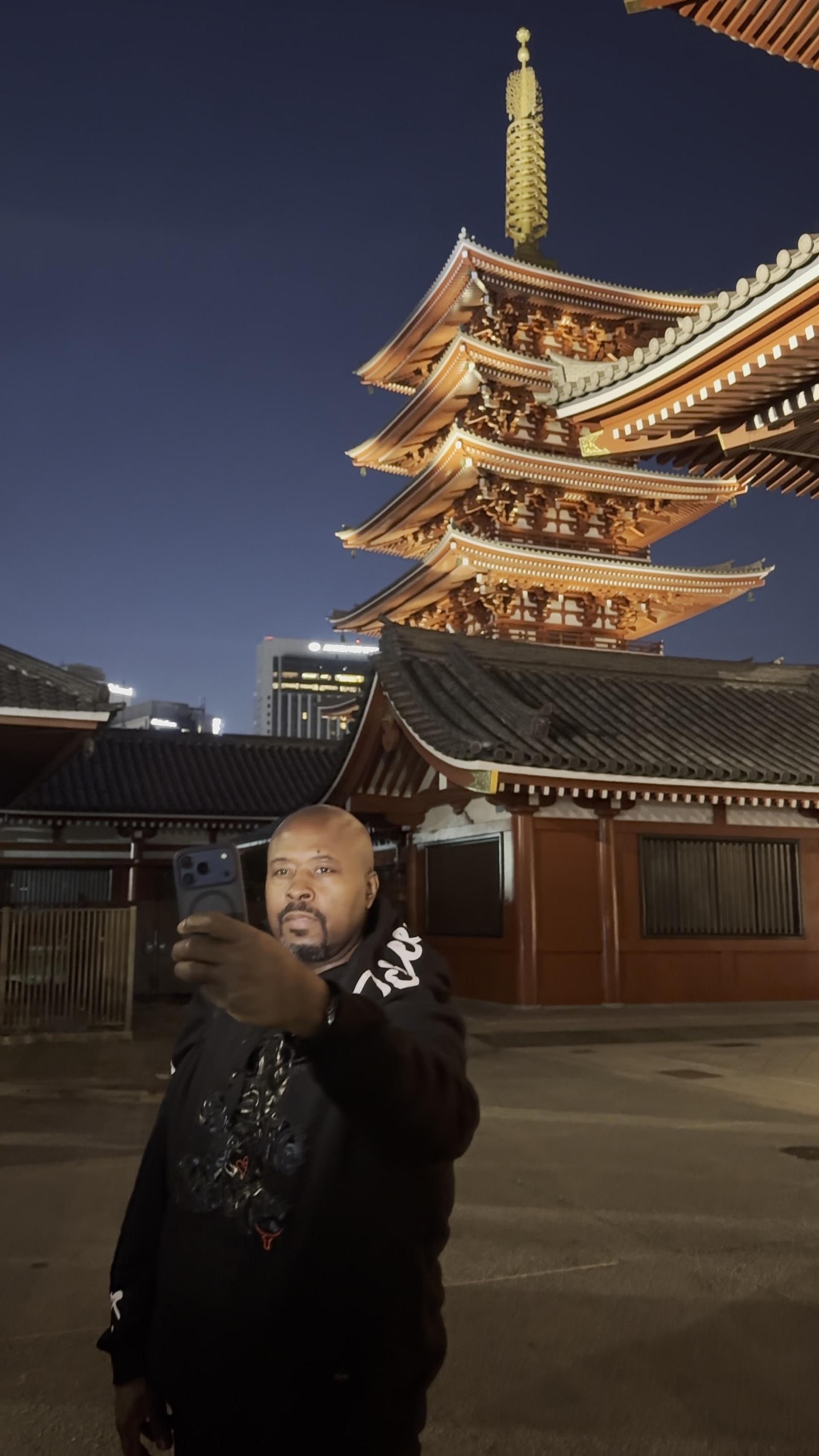 Tokyo: TikTok Hot Spots Tour with Personal Photographer - Thumbnail 9