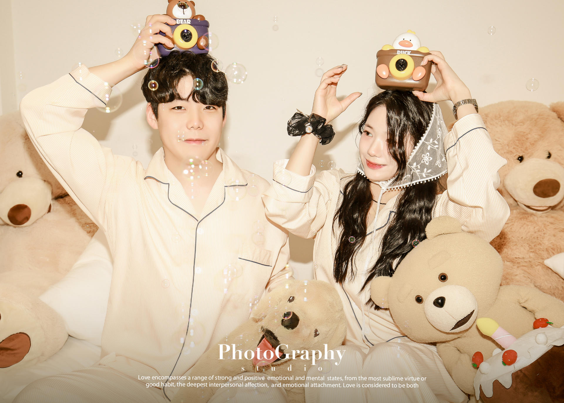 Hongdae Cinema Concept Selfstudio Experience in Seoul : Free Costume - Thumbnail 24
