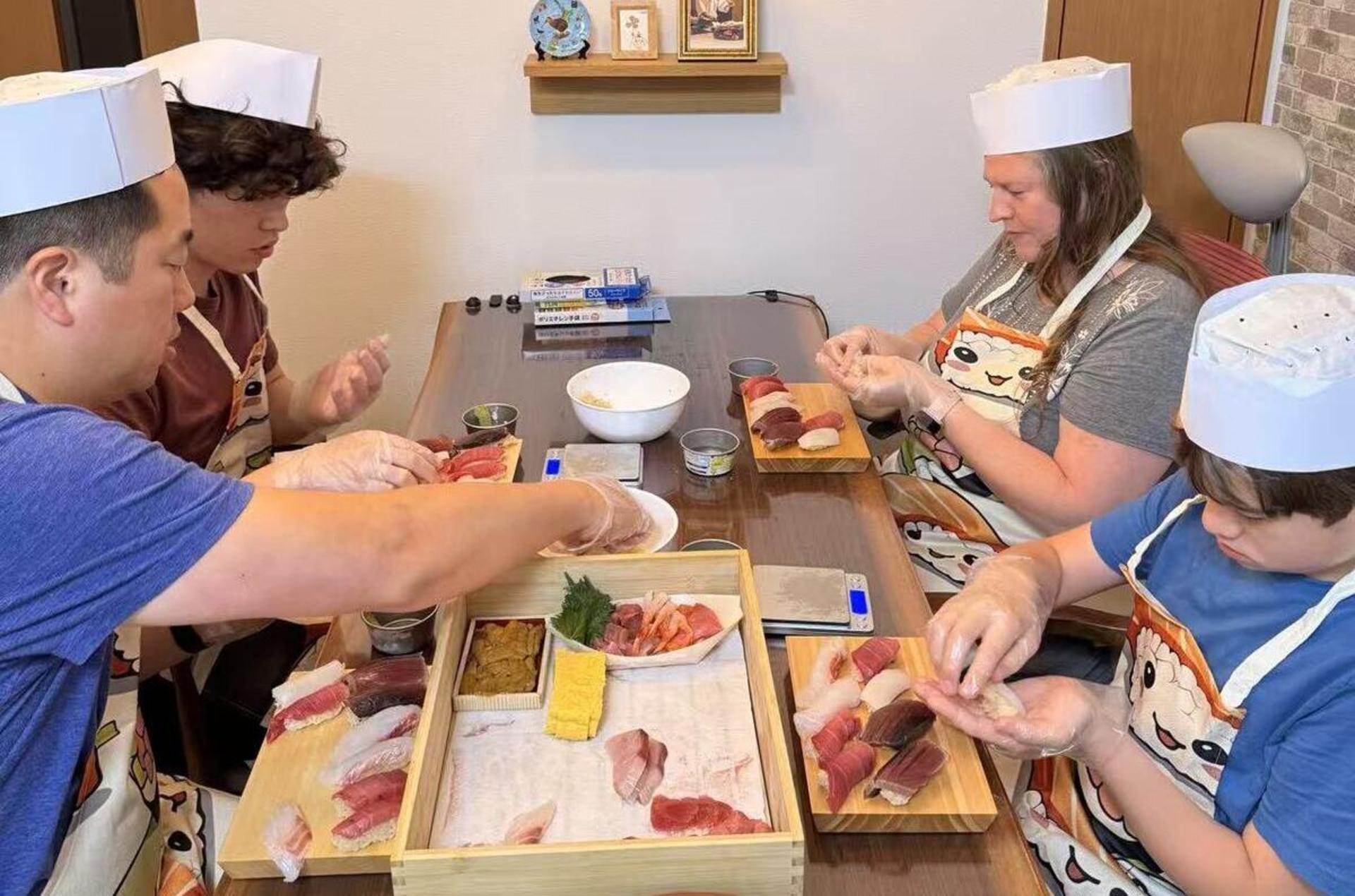 Tokyo: Small Group Sushi Experience with a Sushi Master - Thumbnail 2