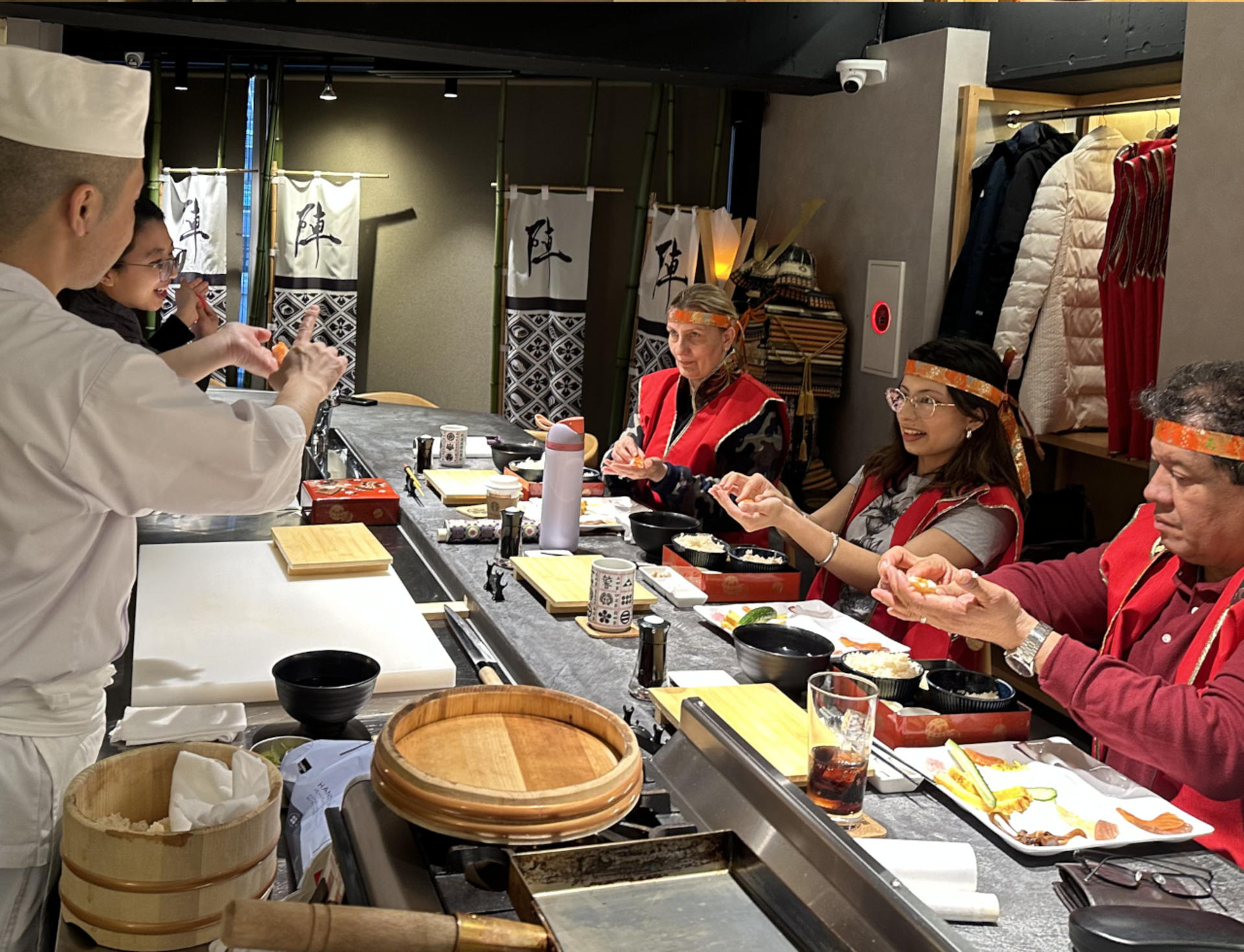 Luxury Samurai Sushi Dining Show in Asakusa Tokyo - Thumbnail 19