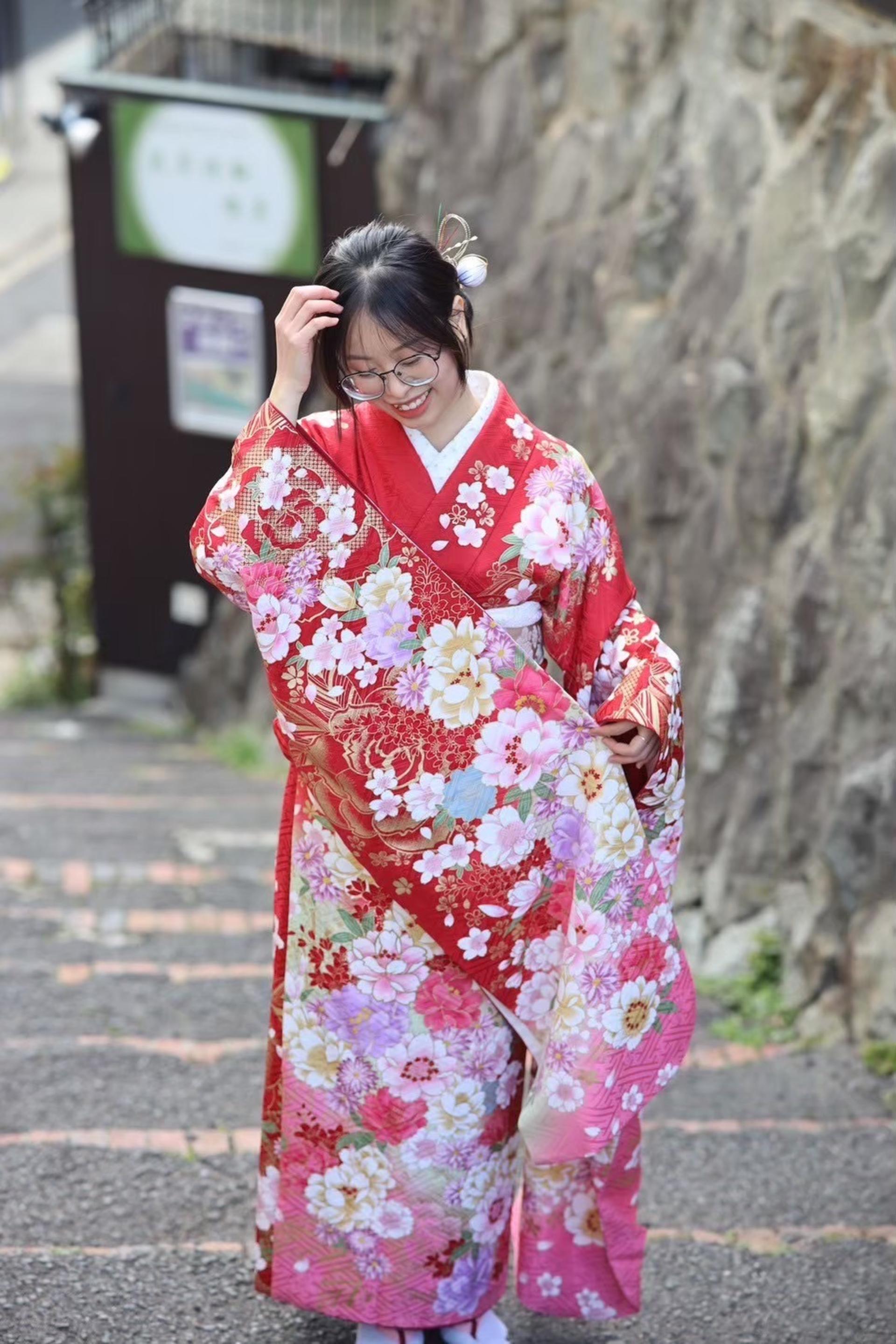 Kyoto Kiyomizu-dera Temple | Kimono, Yukata, Furisode Rental Experience, Japanese Makeup, Photography Service | (2-minute walk to Kiyomizu-dera Temple)  - Thumbnail 3