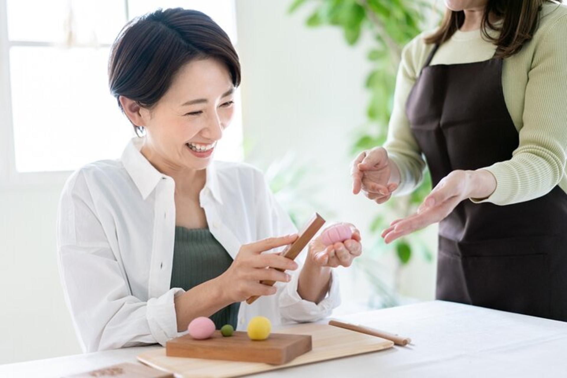 Tokyo: Japanese Sweets Making Experience - Thumbnail 2