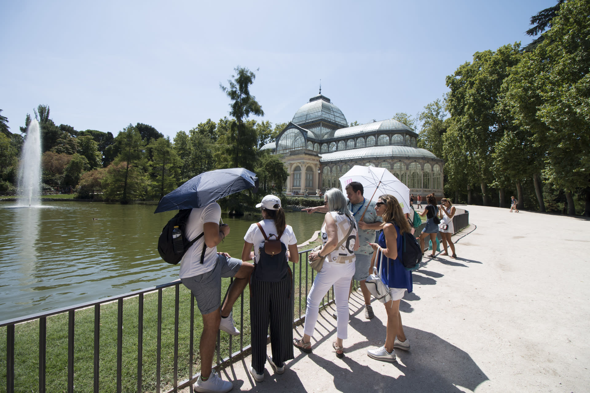 El Retiro Park Guided Walking Tour in Madrid - Thumbnail 5