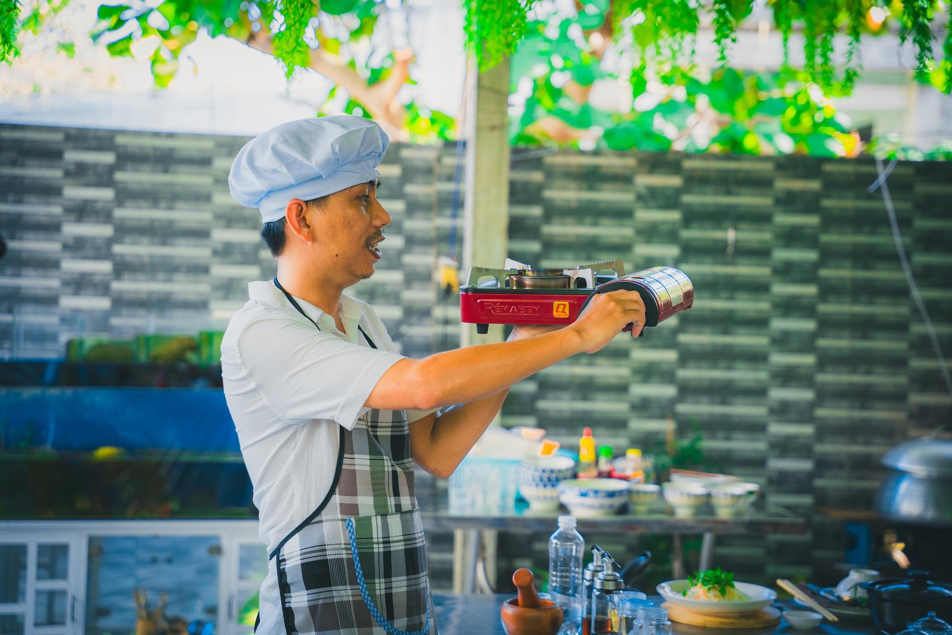 Hoi An Evening Street Food Tour with a Local Guide - Thumbnail 30