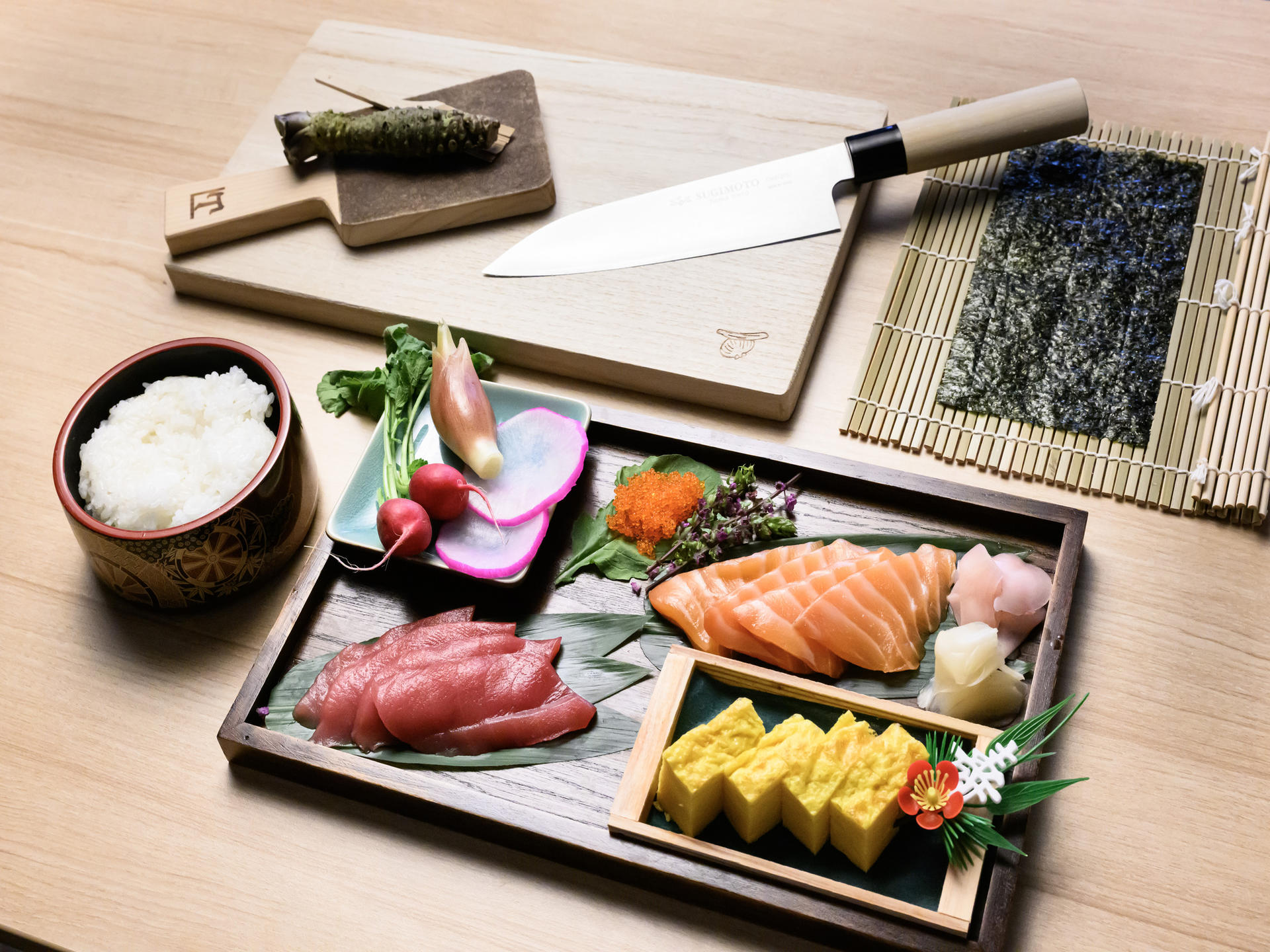 1-Hour Sushi Bento Making in Tsukiji Fish Market - Thumbnail 3