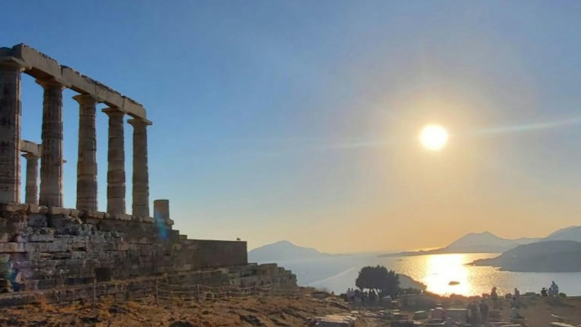 Hop-On Hop-Off Bus and Cape Sounion Sunset Tour - Thumbnail 4