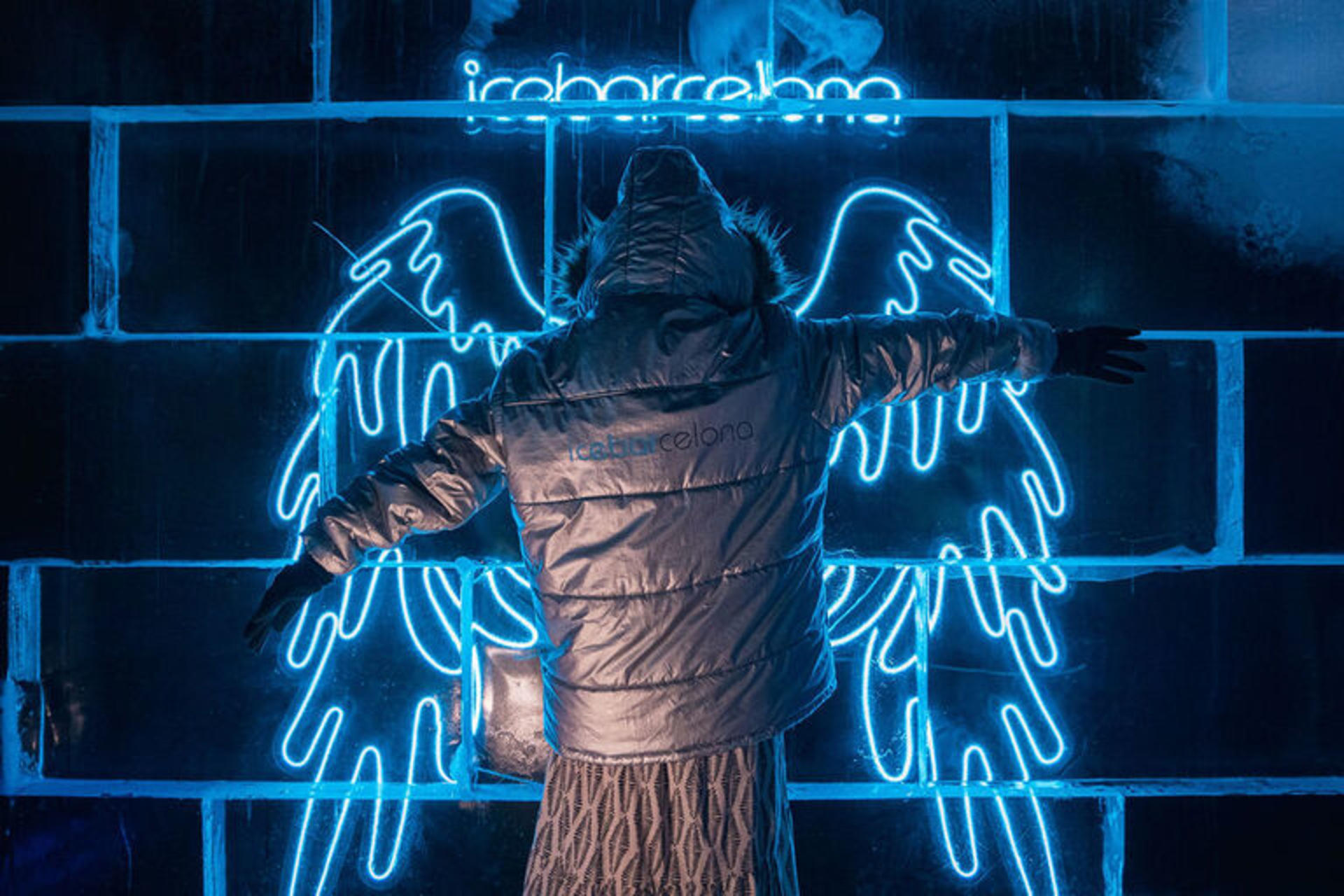 Barcelona Icebar Ticket + 1 Drink - Thumbnail 8