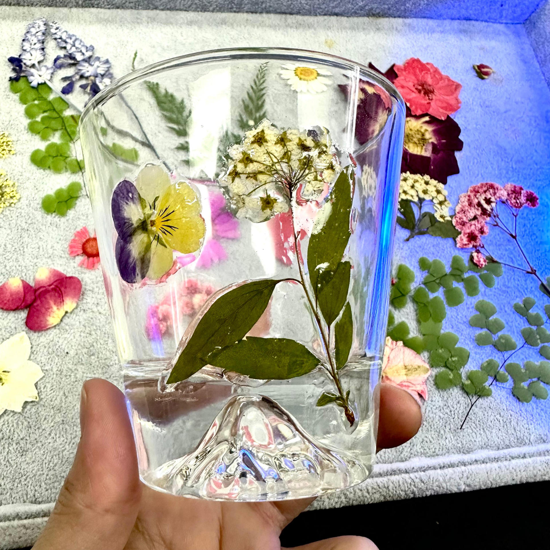 Bing Shu Lab | Pressed Flower Art Workshop - Thumbnail 7